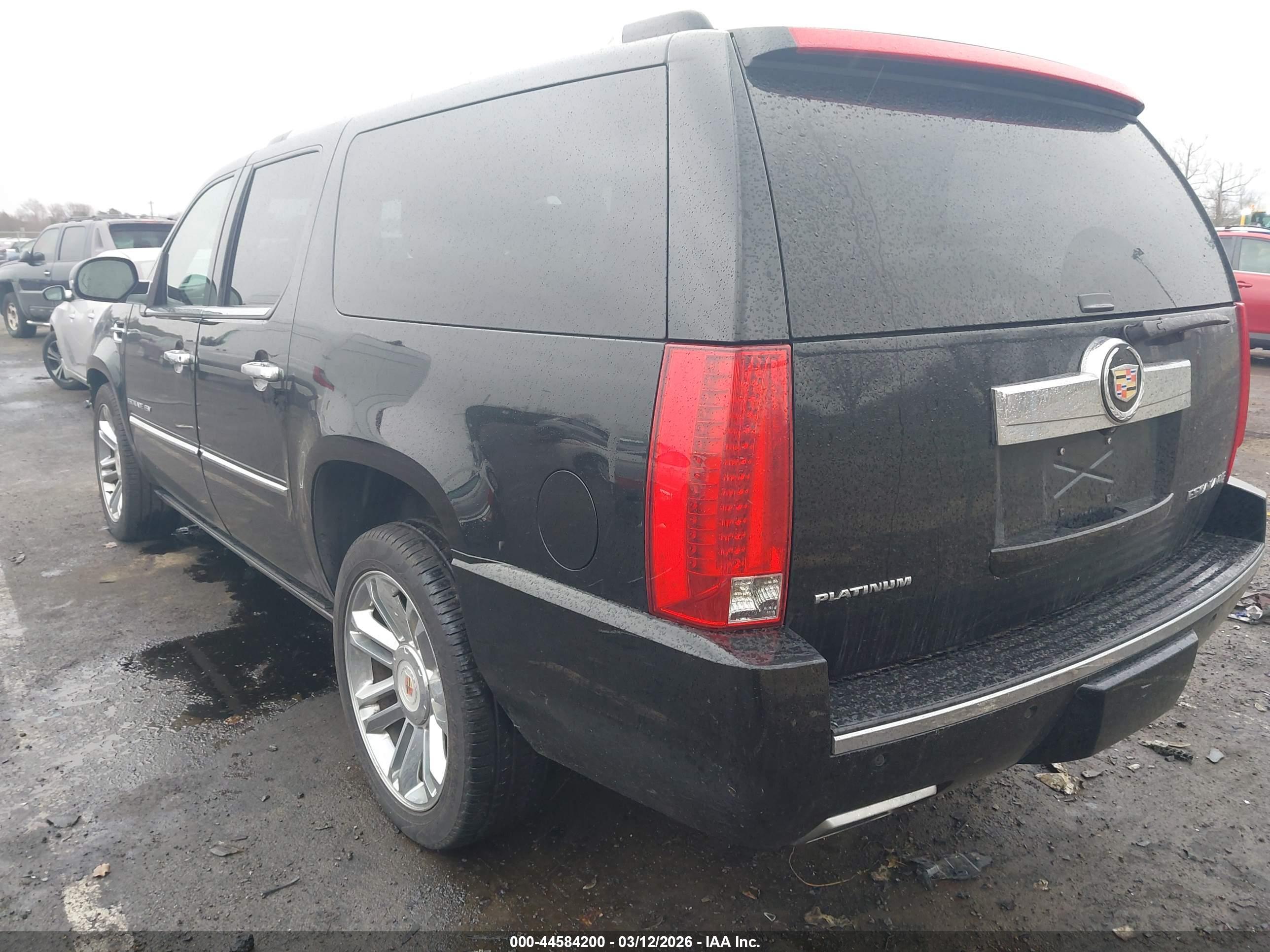 CADILLAC ESCALADE image 3