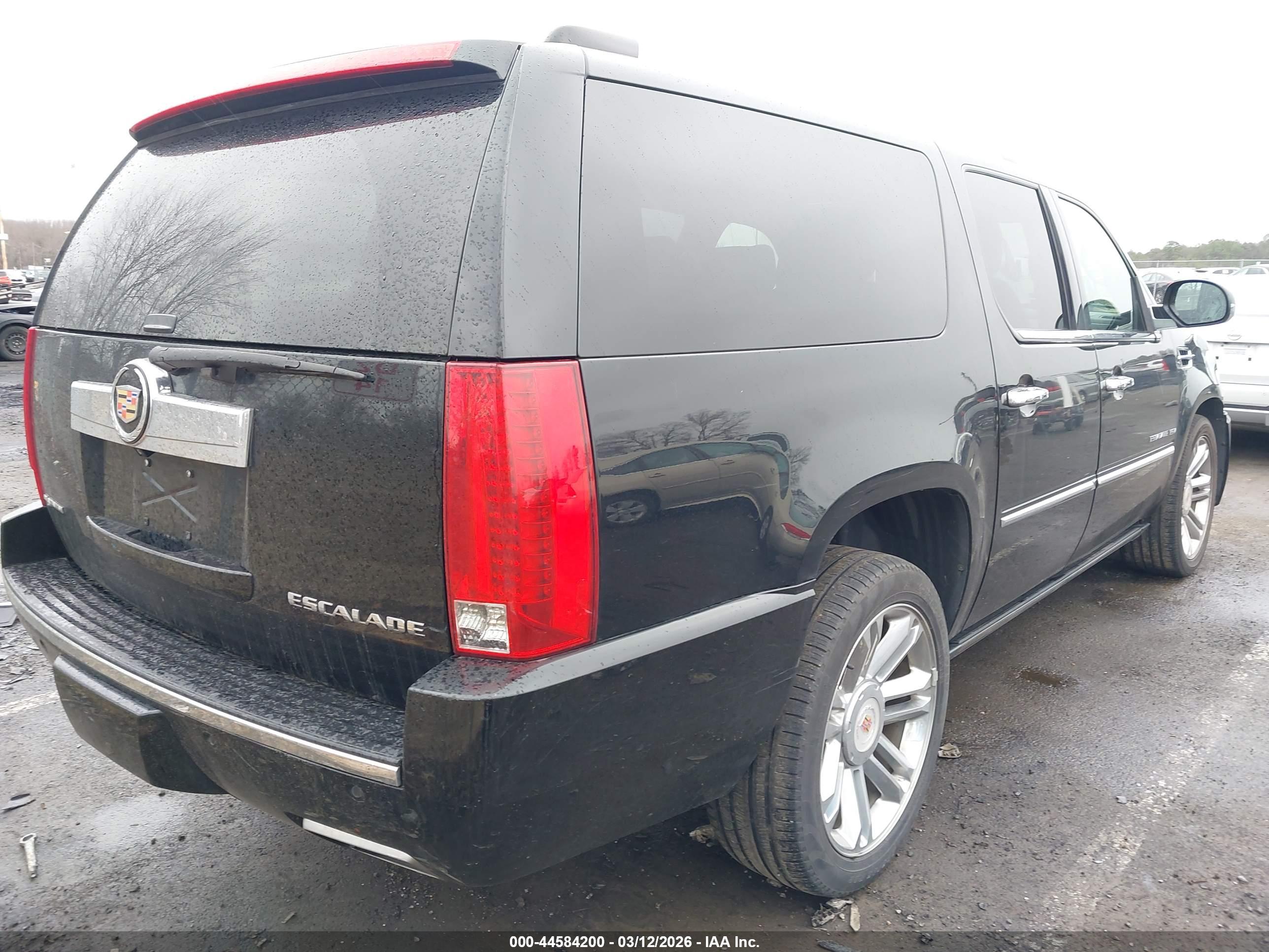 CADILLAC ESCALADE image 4