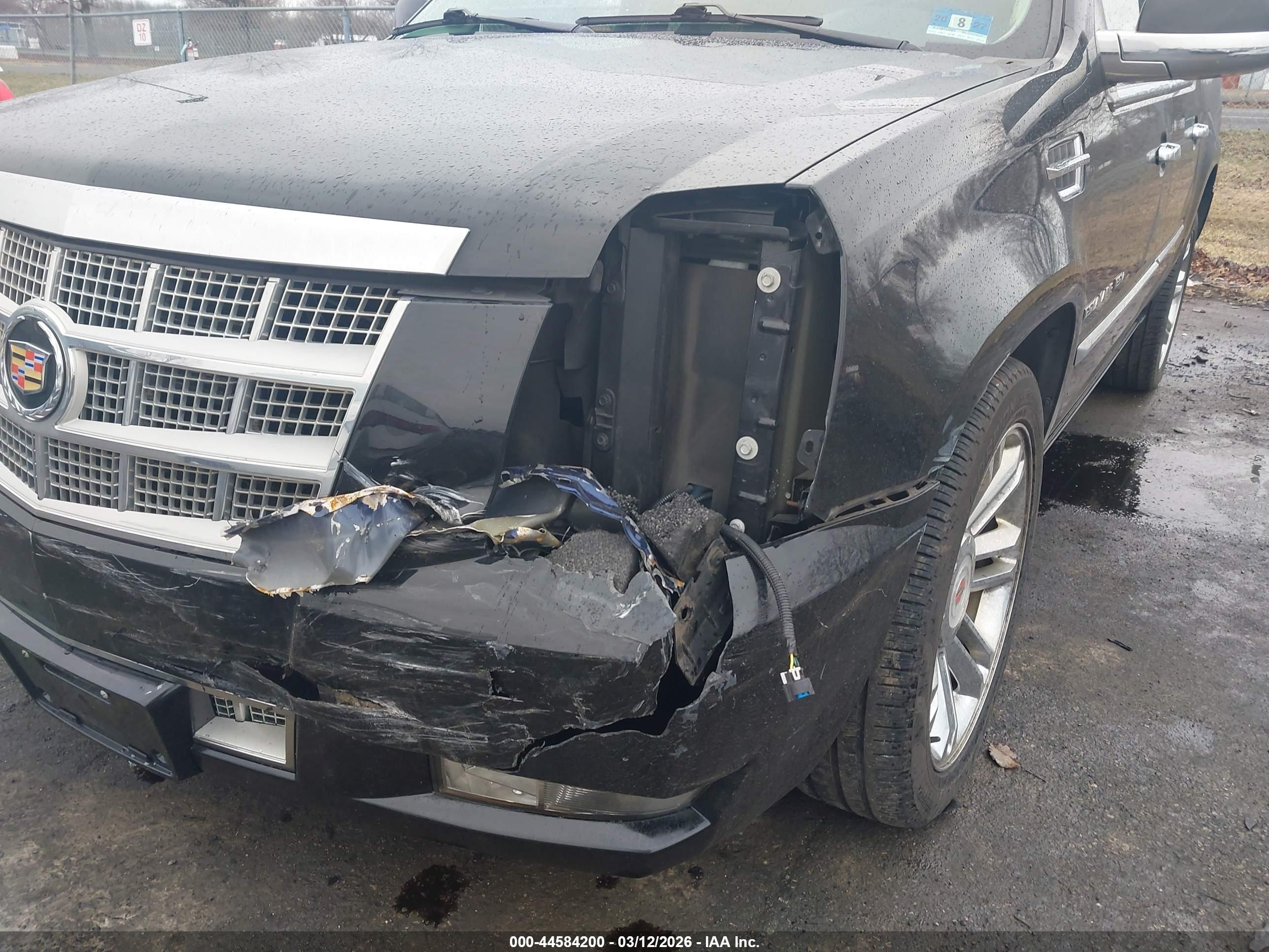 CADILLAC ESCALADE image 6