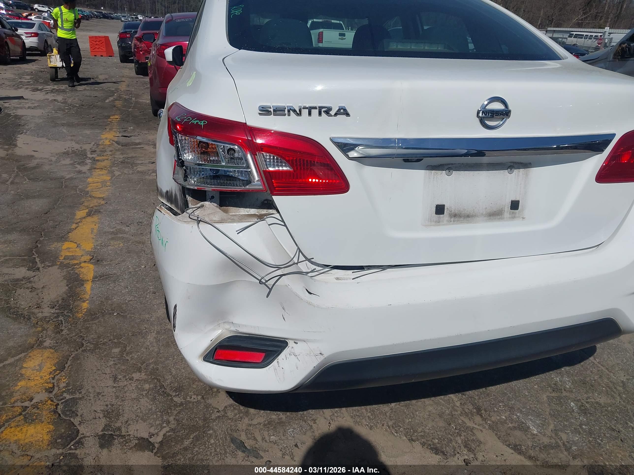 NISSAN SENTRA image 6