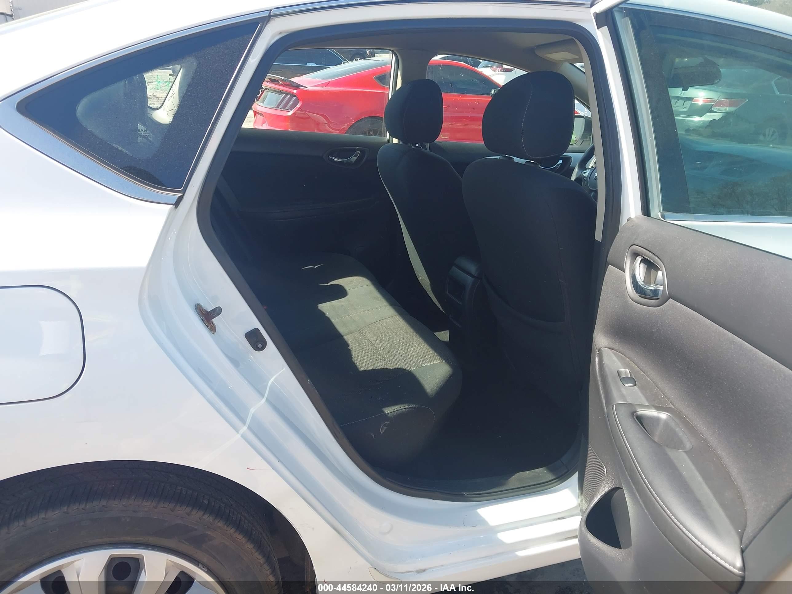 NISSAN SENTRA image 8