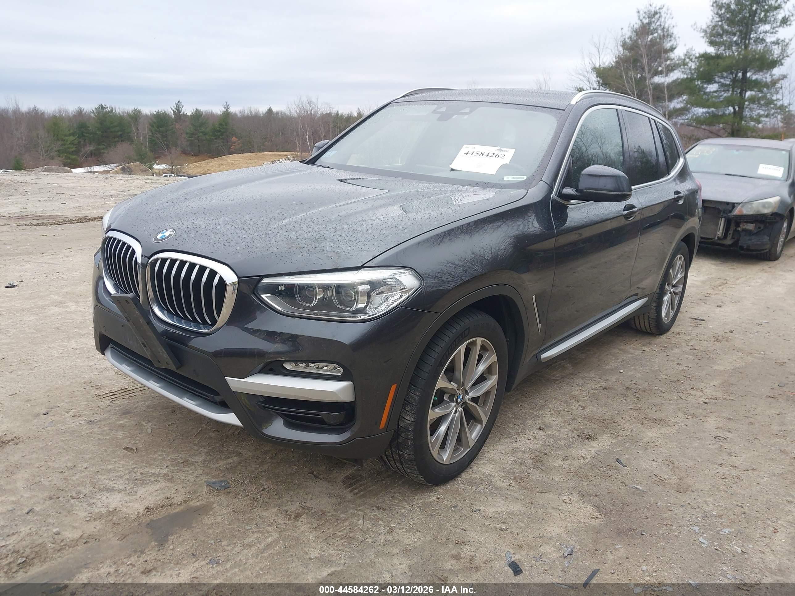 BMW X3 image 2
