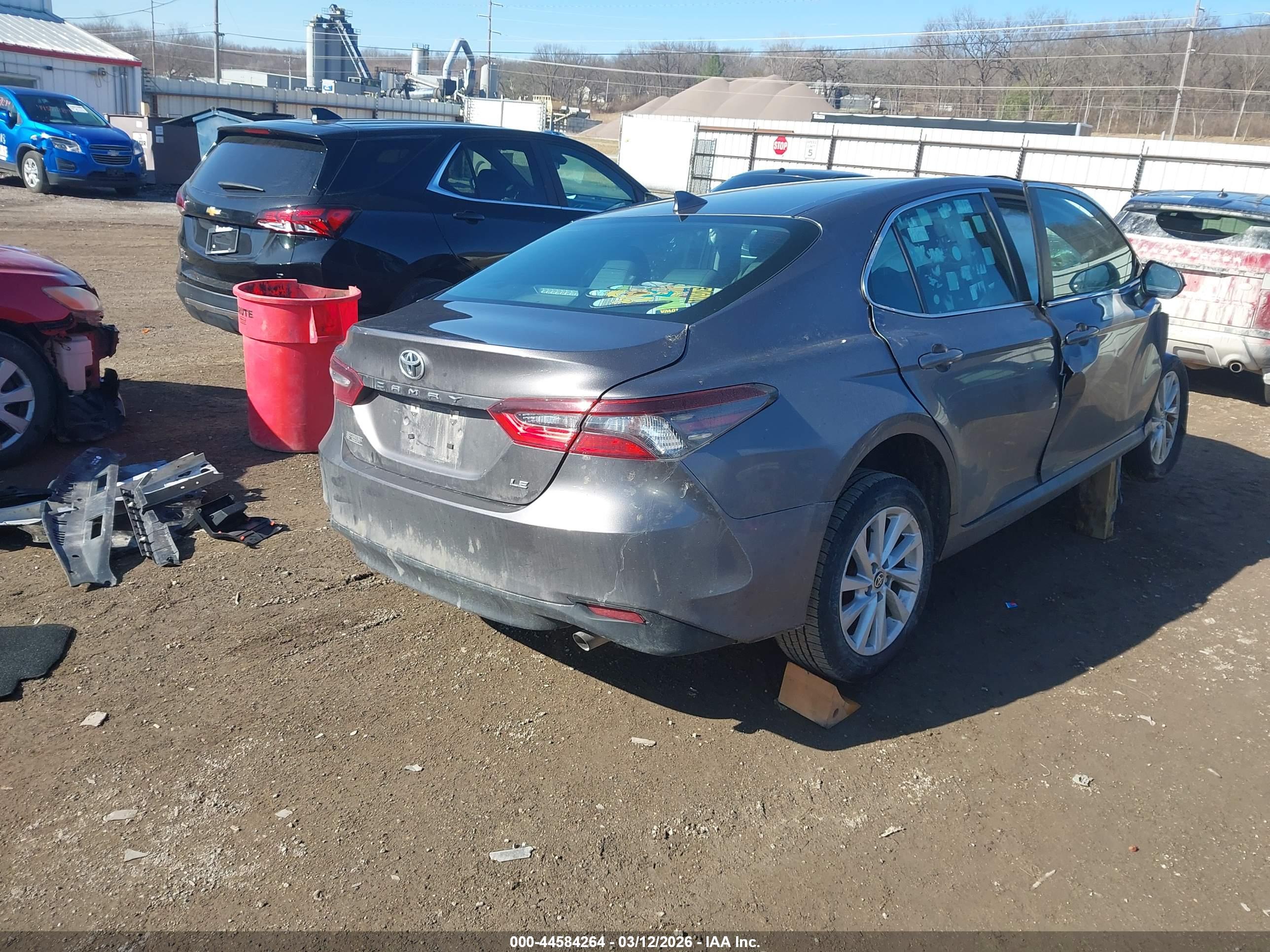 TOYOTA CAMRY image 4