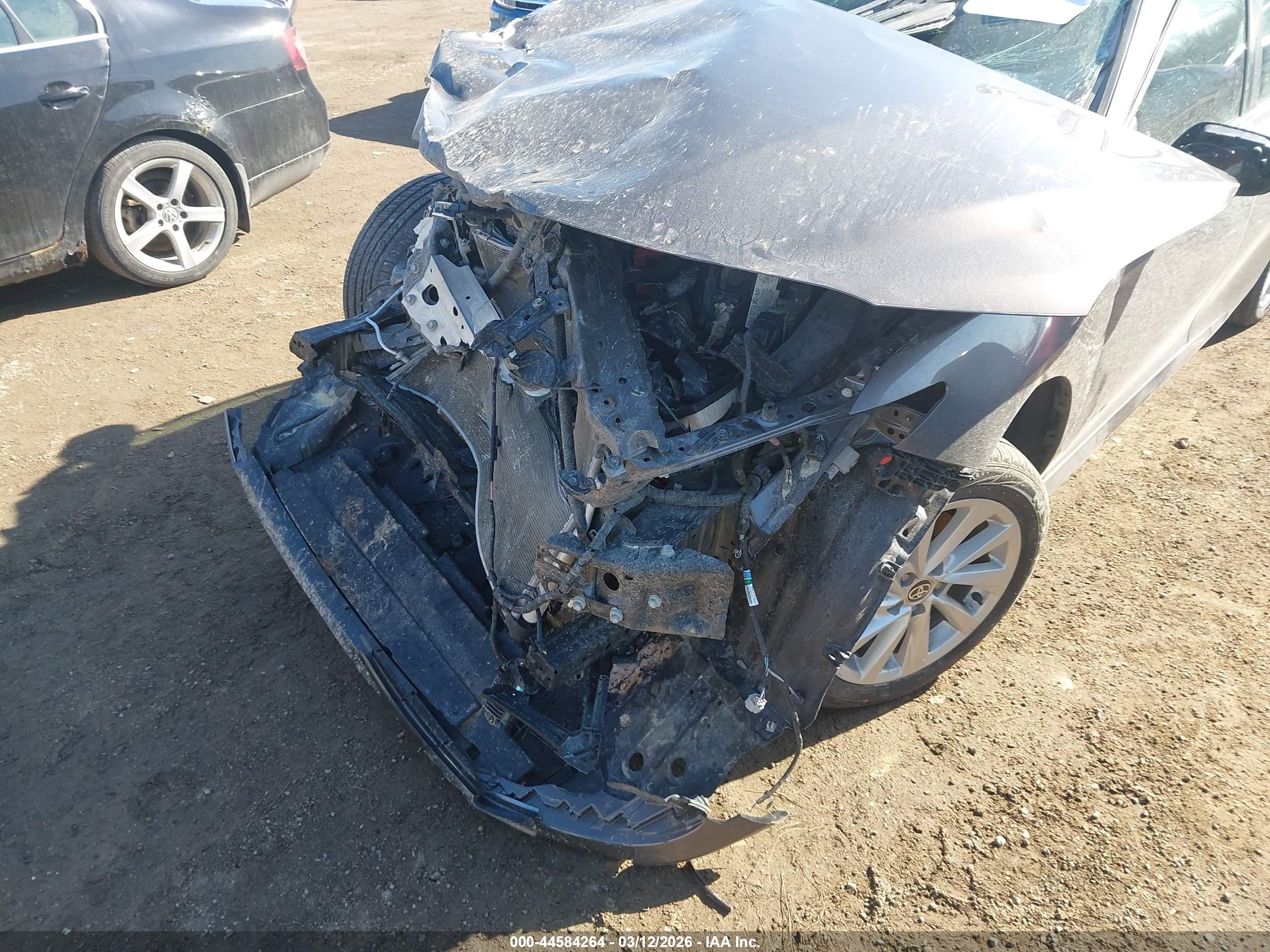 TOYOTA CAMRY image 6