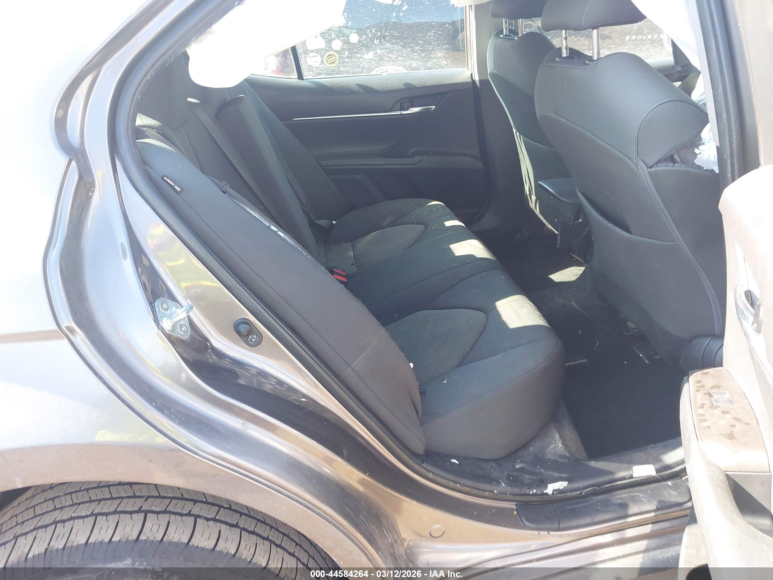 TOYOTA CAMRY image 8