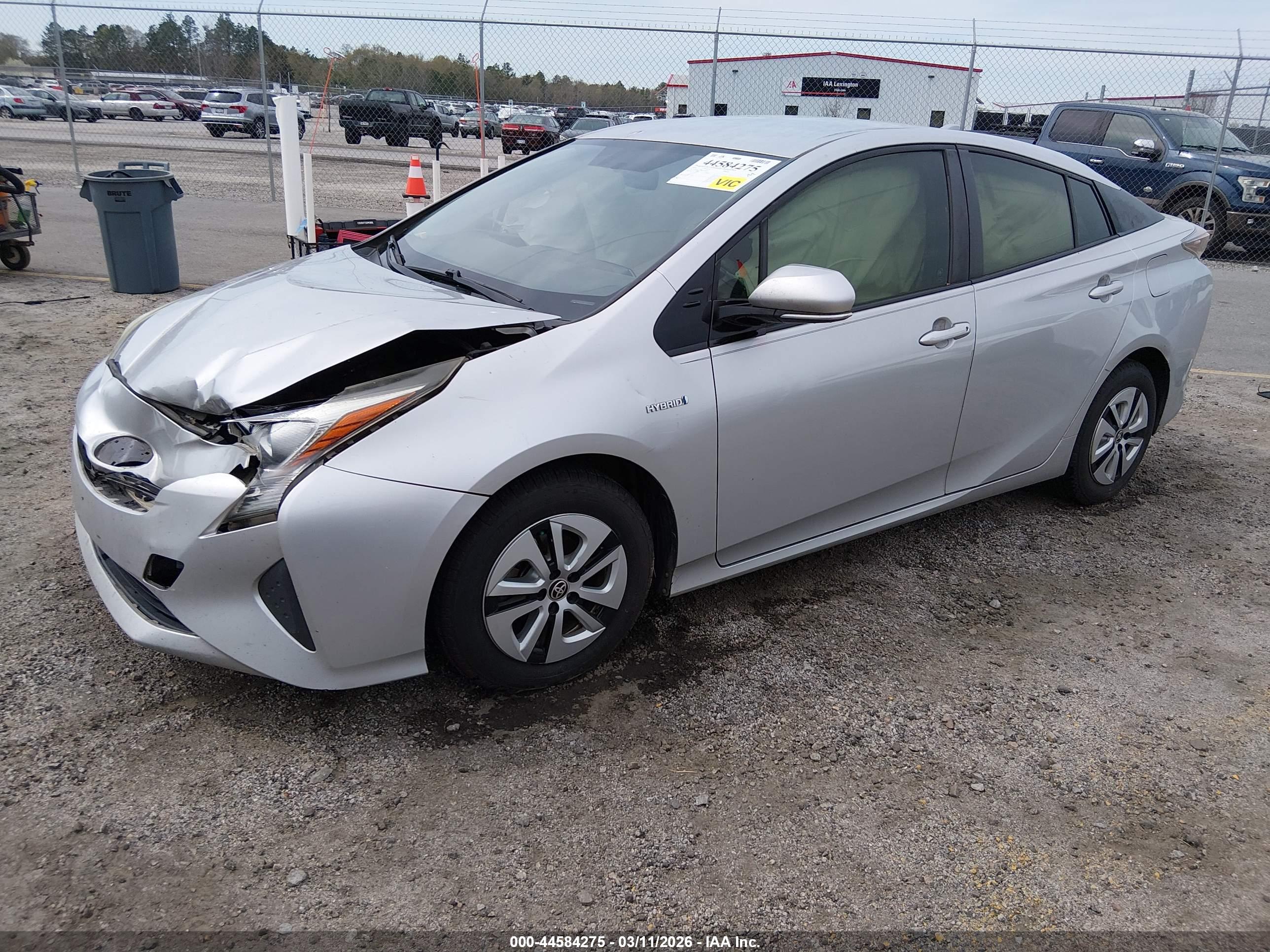 TOYOTA PRIUS image 2