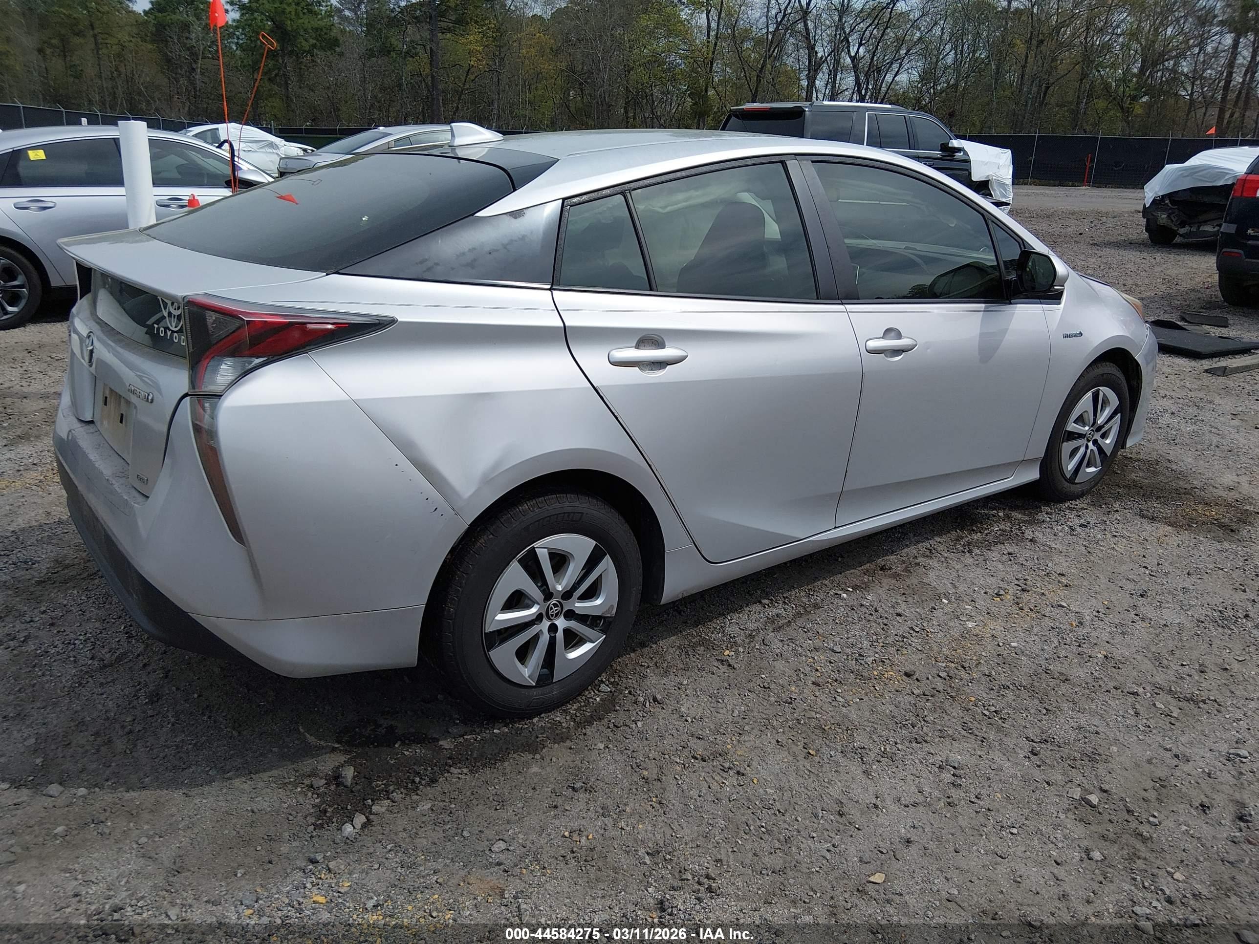 TOYOTA PRIUS image 4
