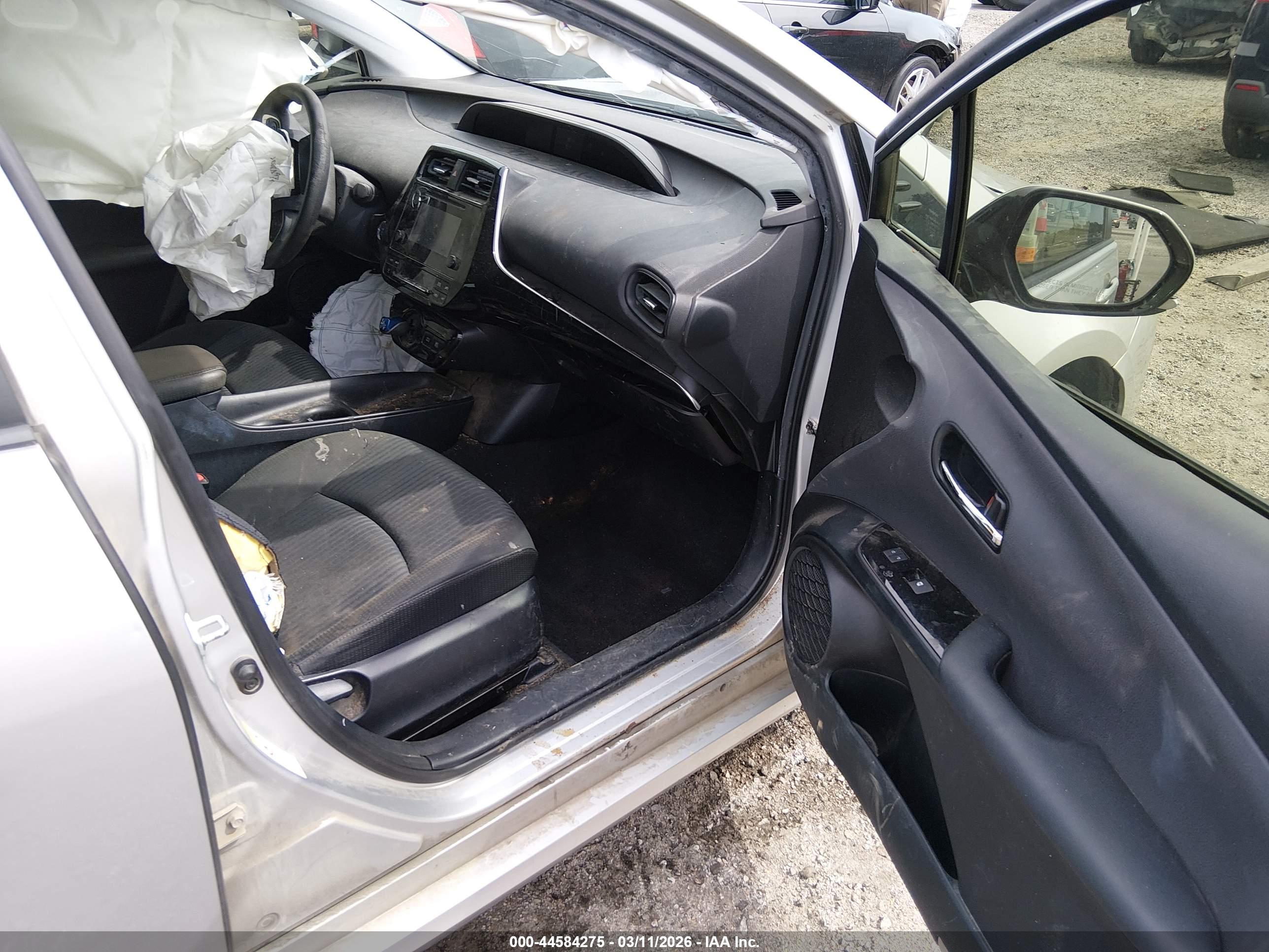 TOYOTA PRIUS image 5
