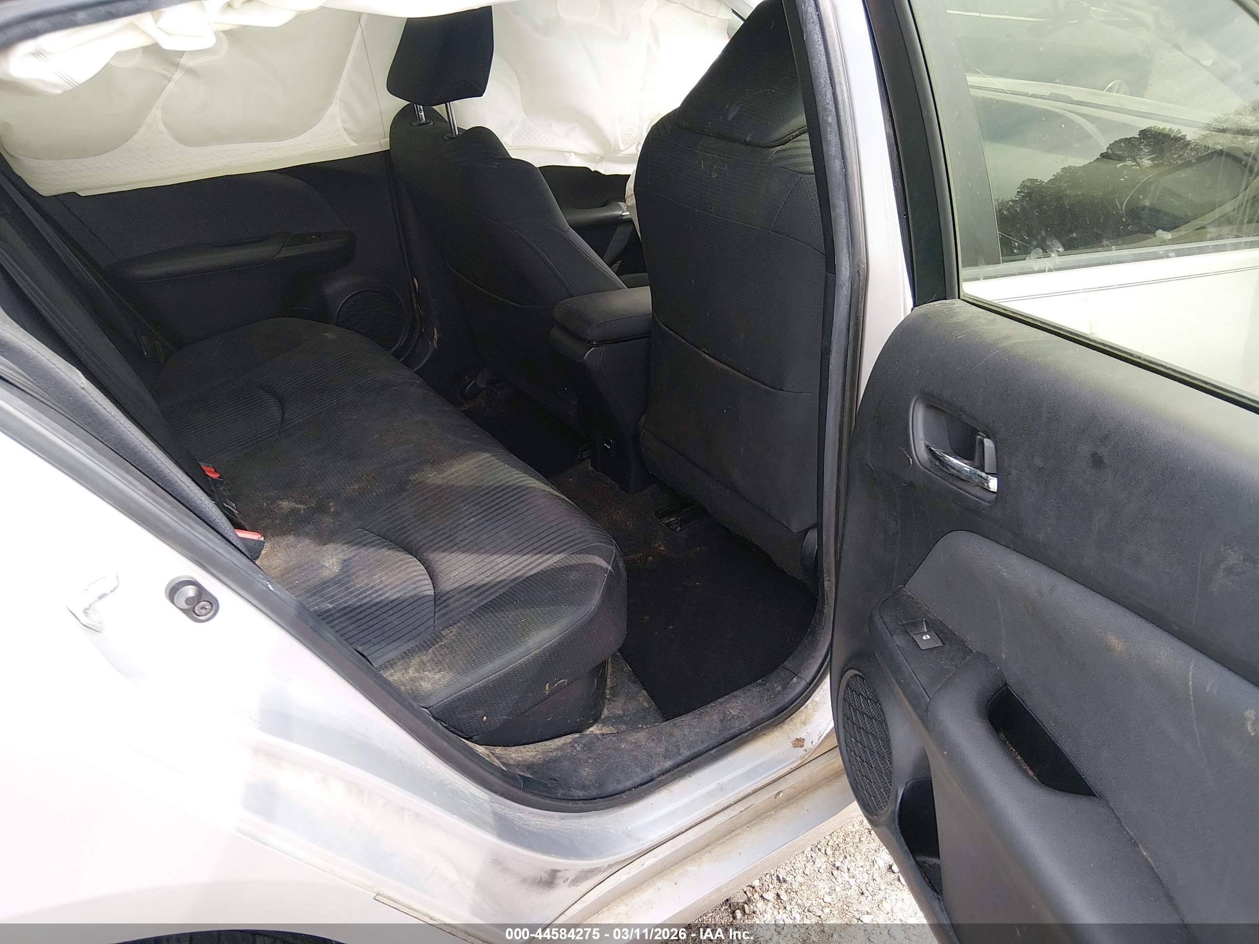 TOYOTA PRIUS image 8