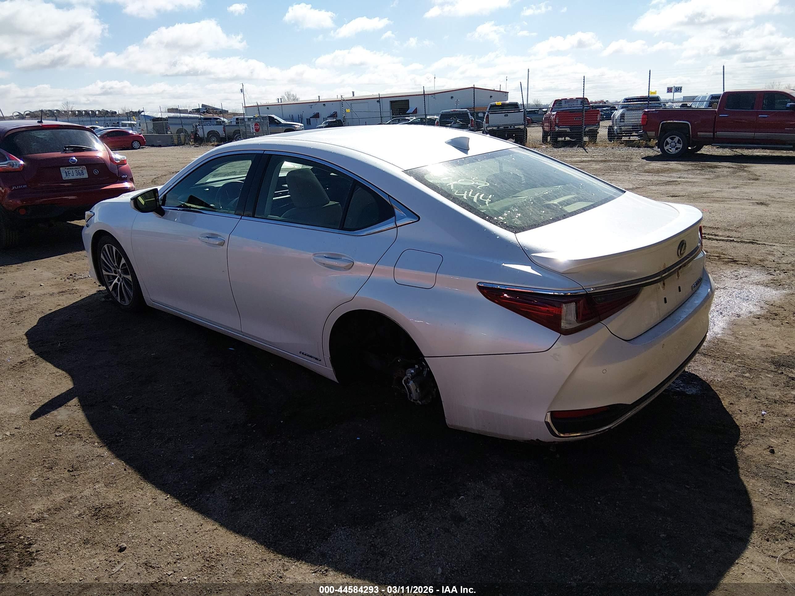 LEXUS ES image 3