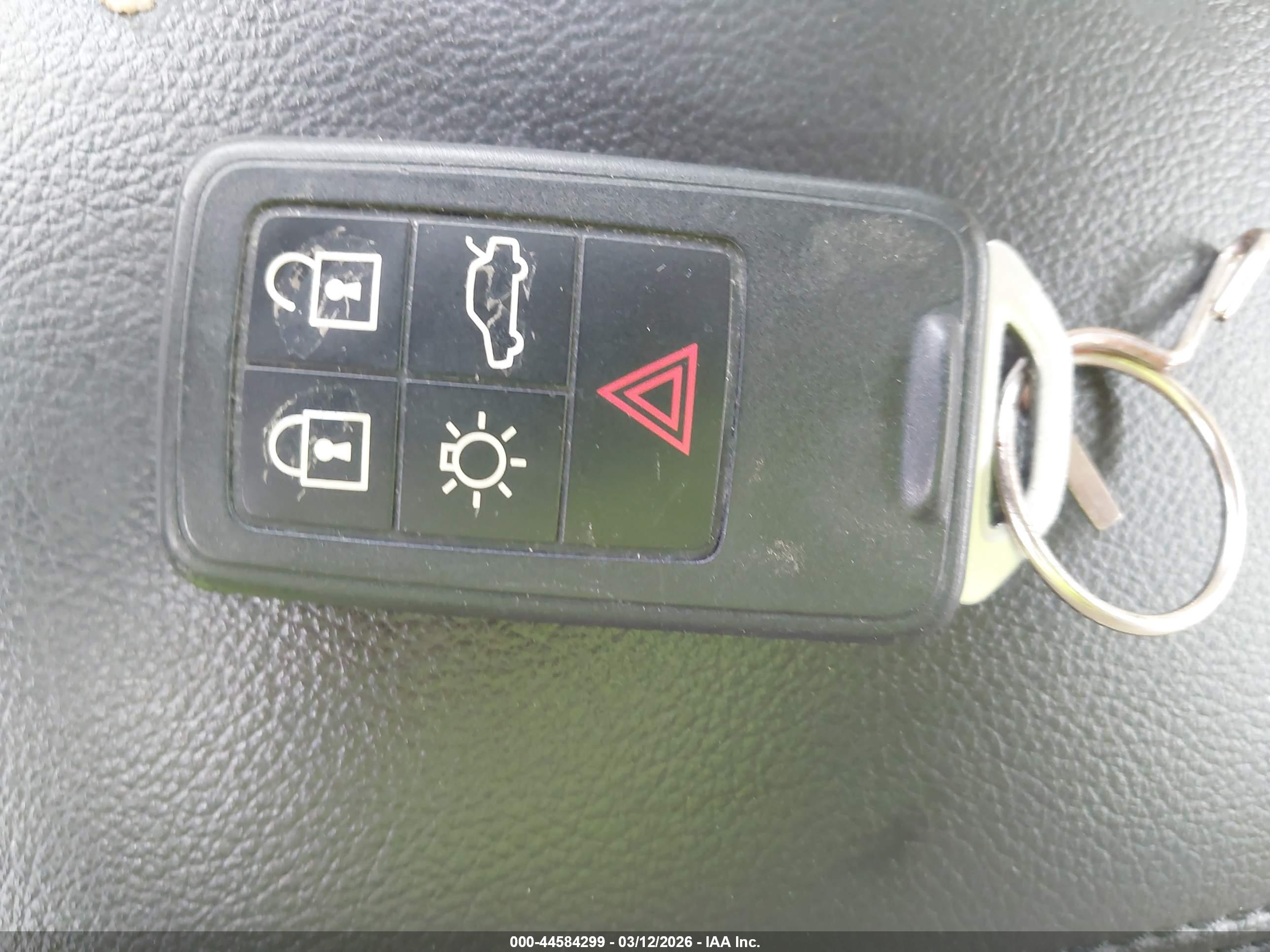 VOLVO S60 image 11