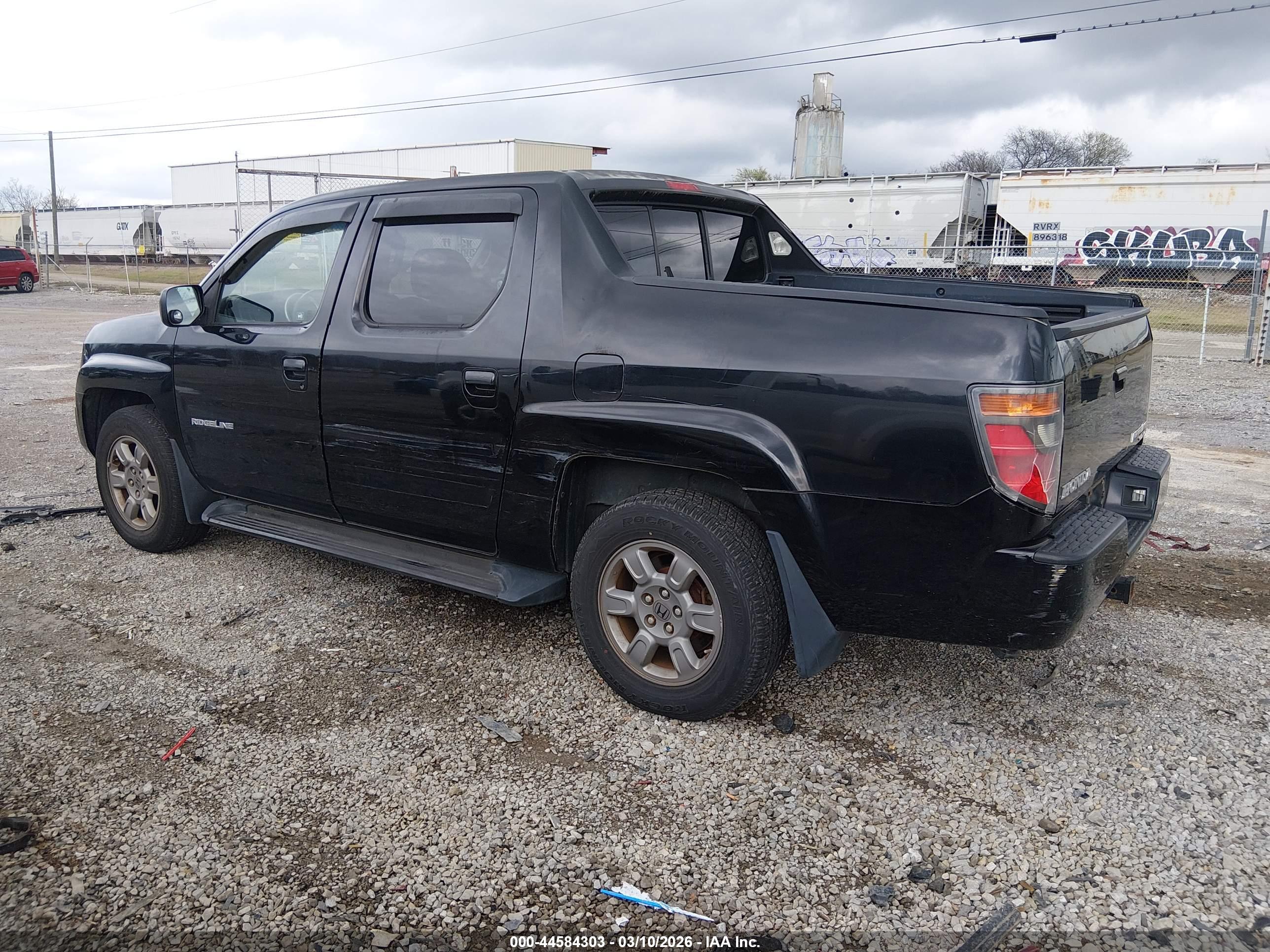 HONDA RIDGELINE image 3