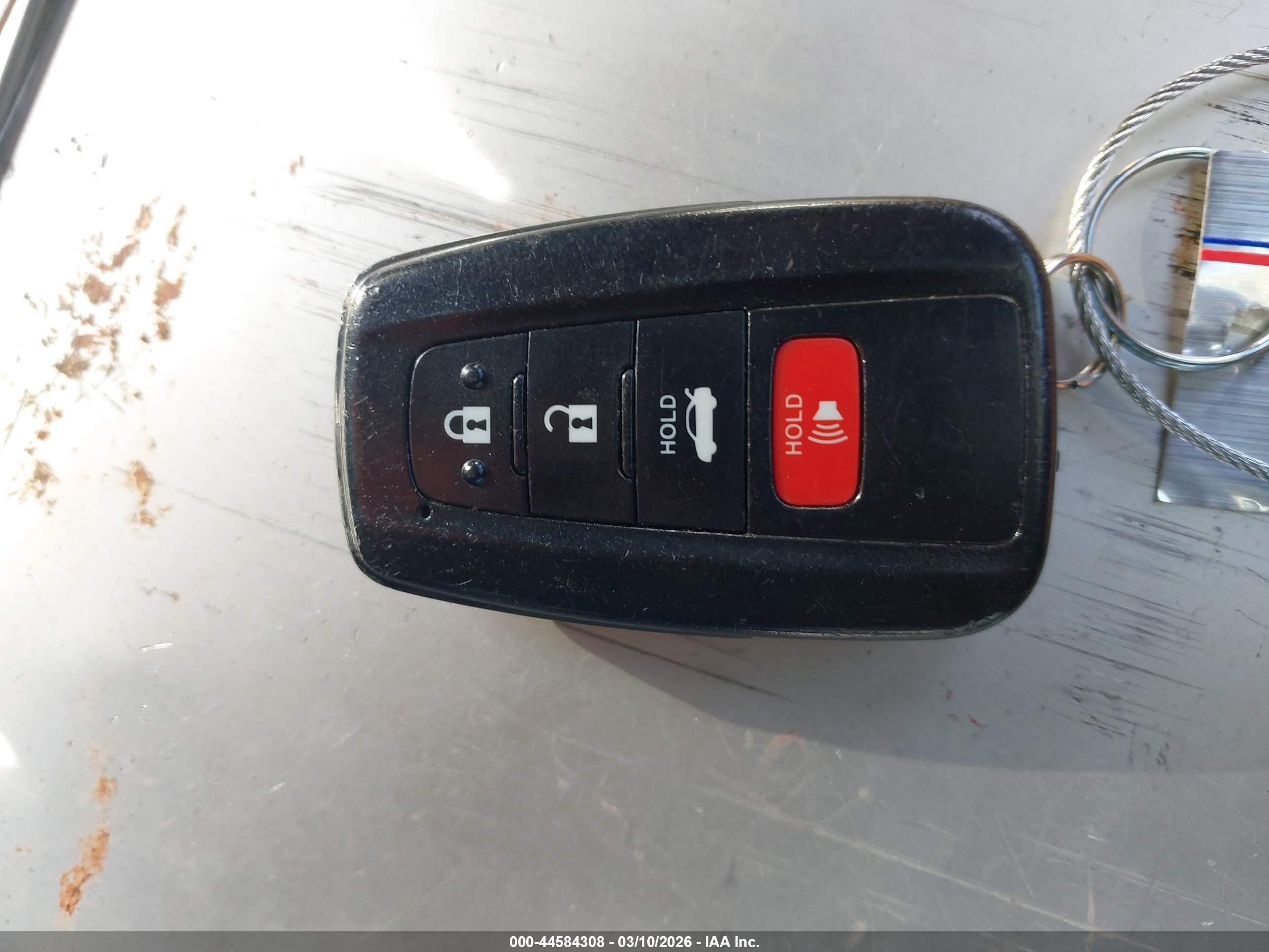 TOYOTA CAMRY image 11