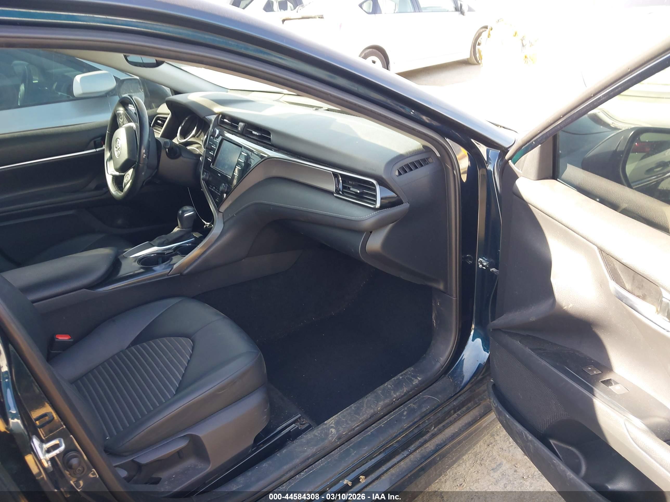 TOYOTA CAMRY image 5