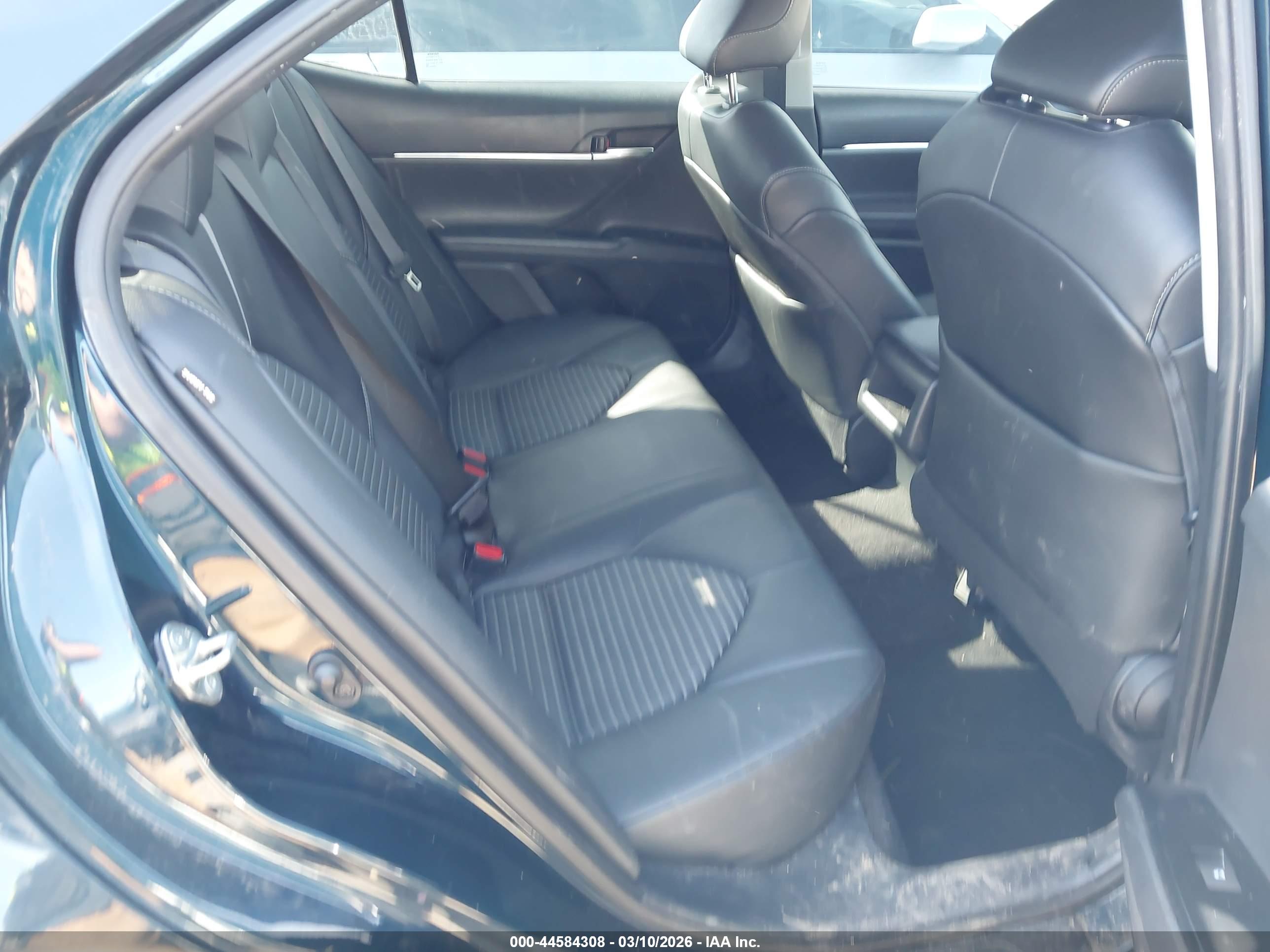TOYOTA CAMRY image 8