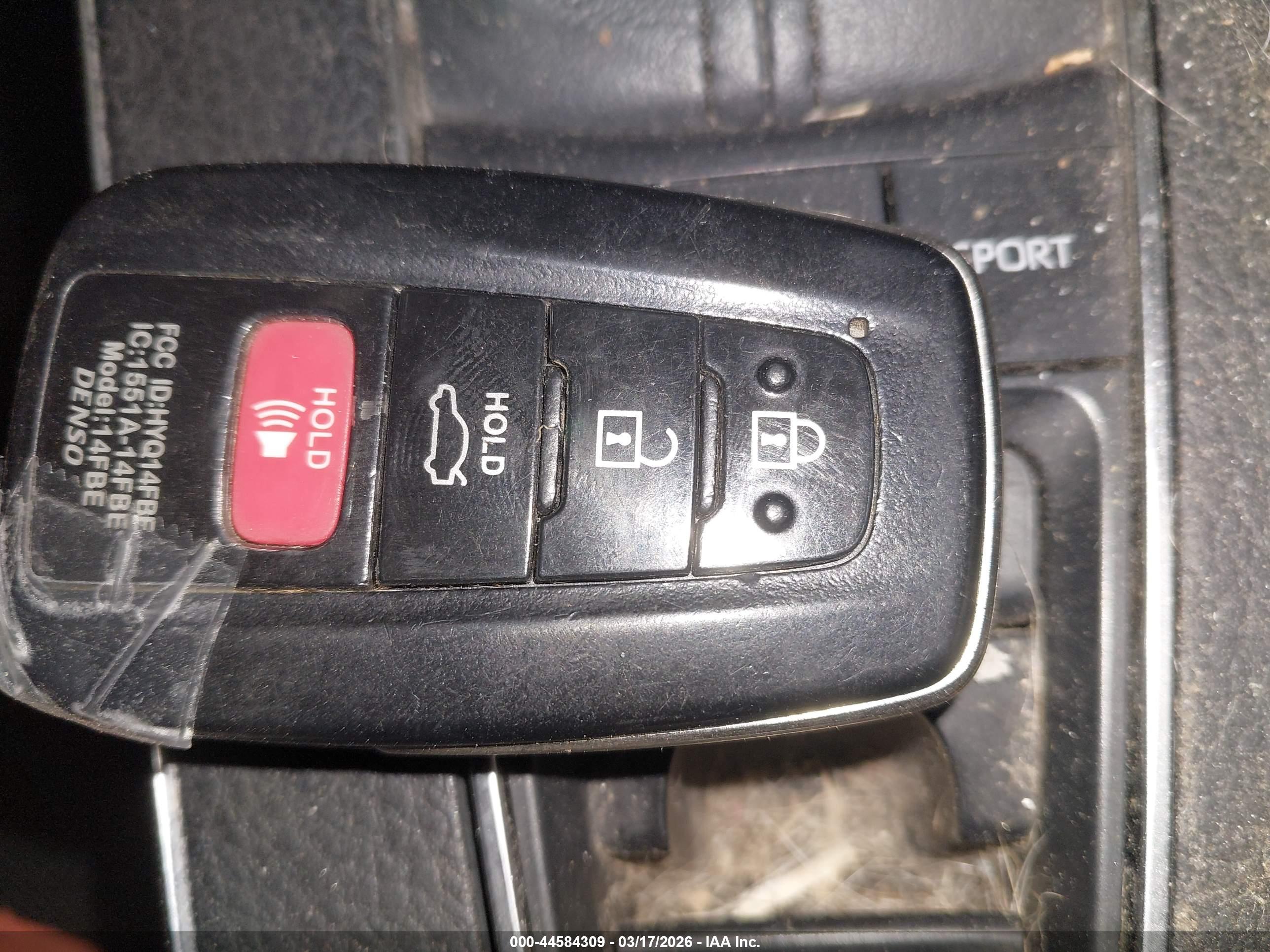 TOYOTA AVALON image 11