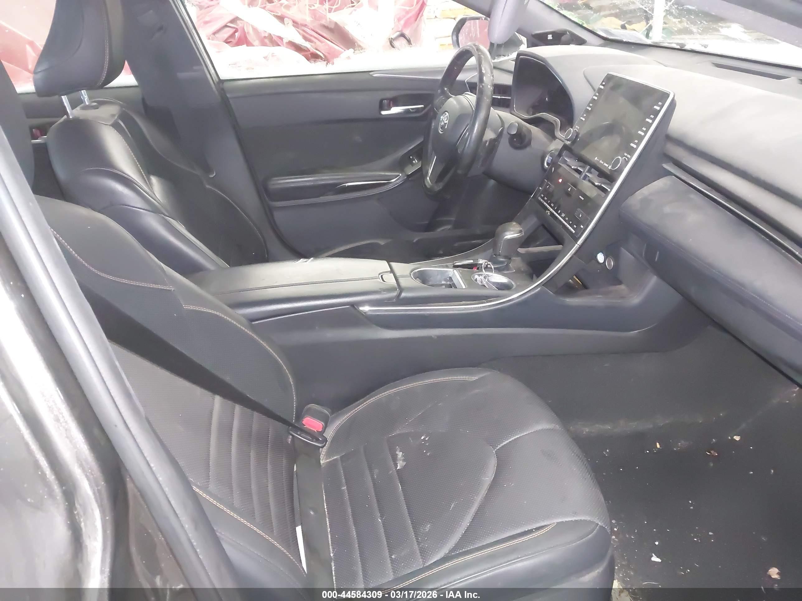 TOYOTA AVALON image 5