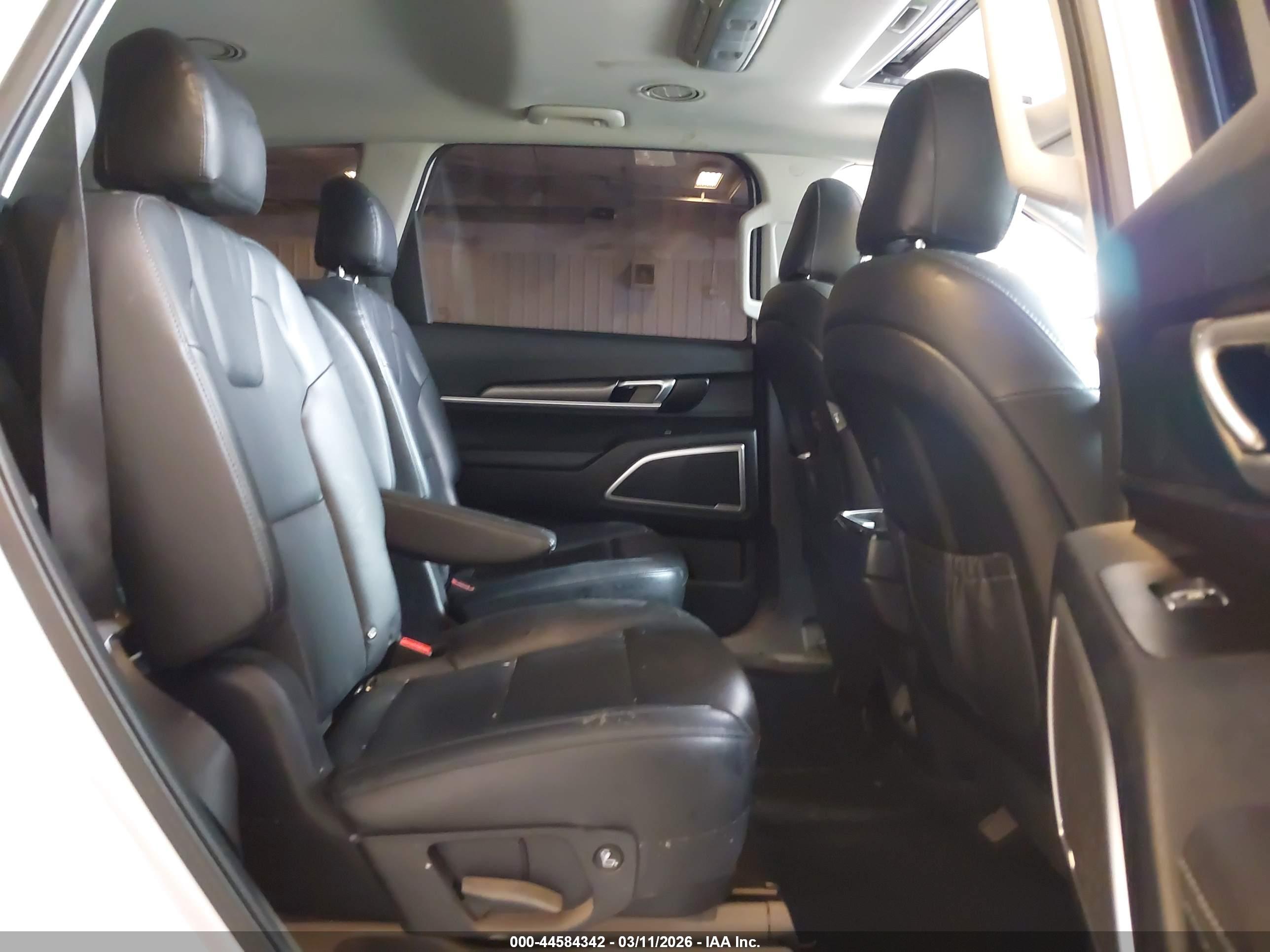 KIA TELLURIDE image 8