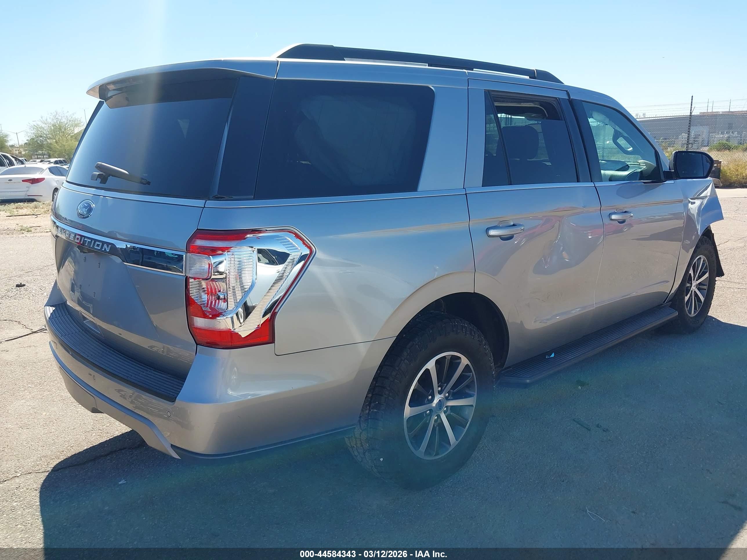 FORD EXPEDITION image 4