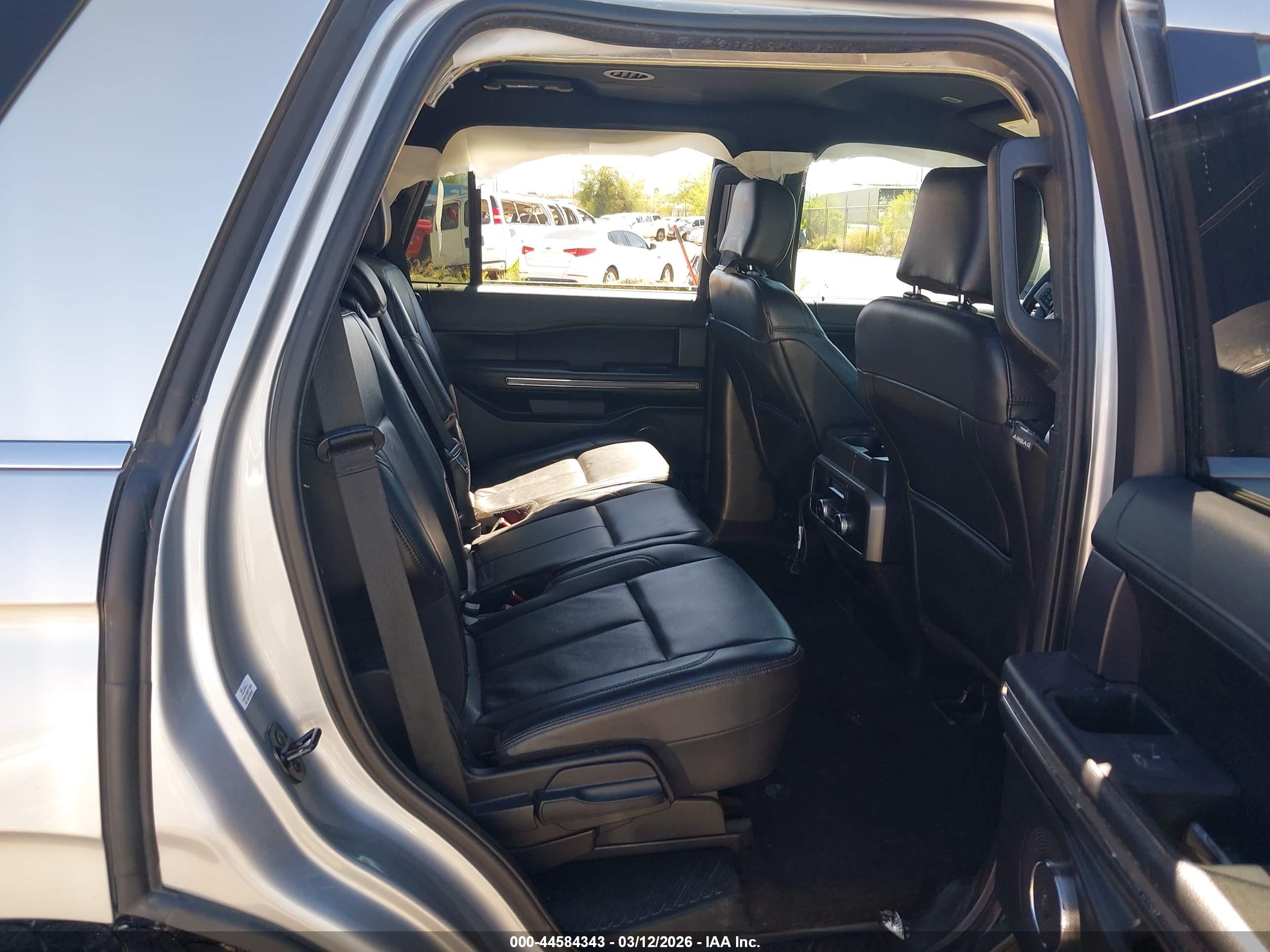 FORD EXPEDITION image 8