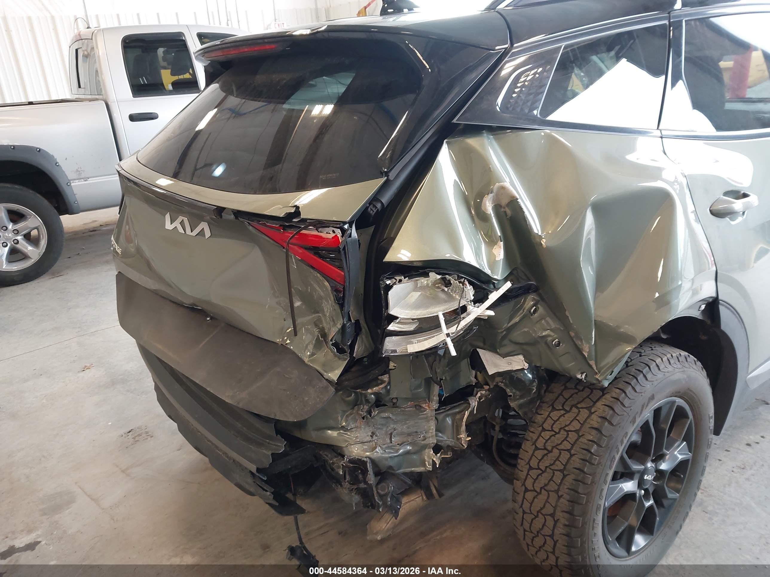KIA SPORTAGE image 6
