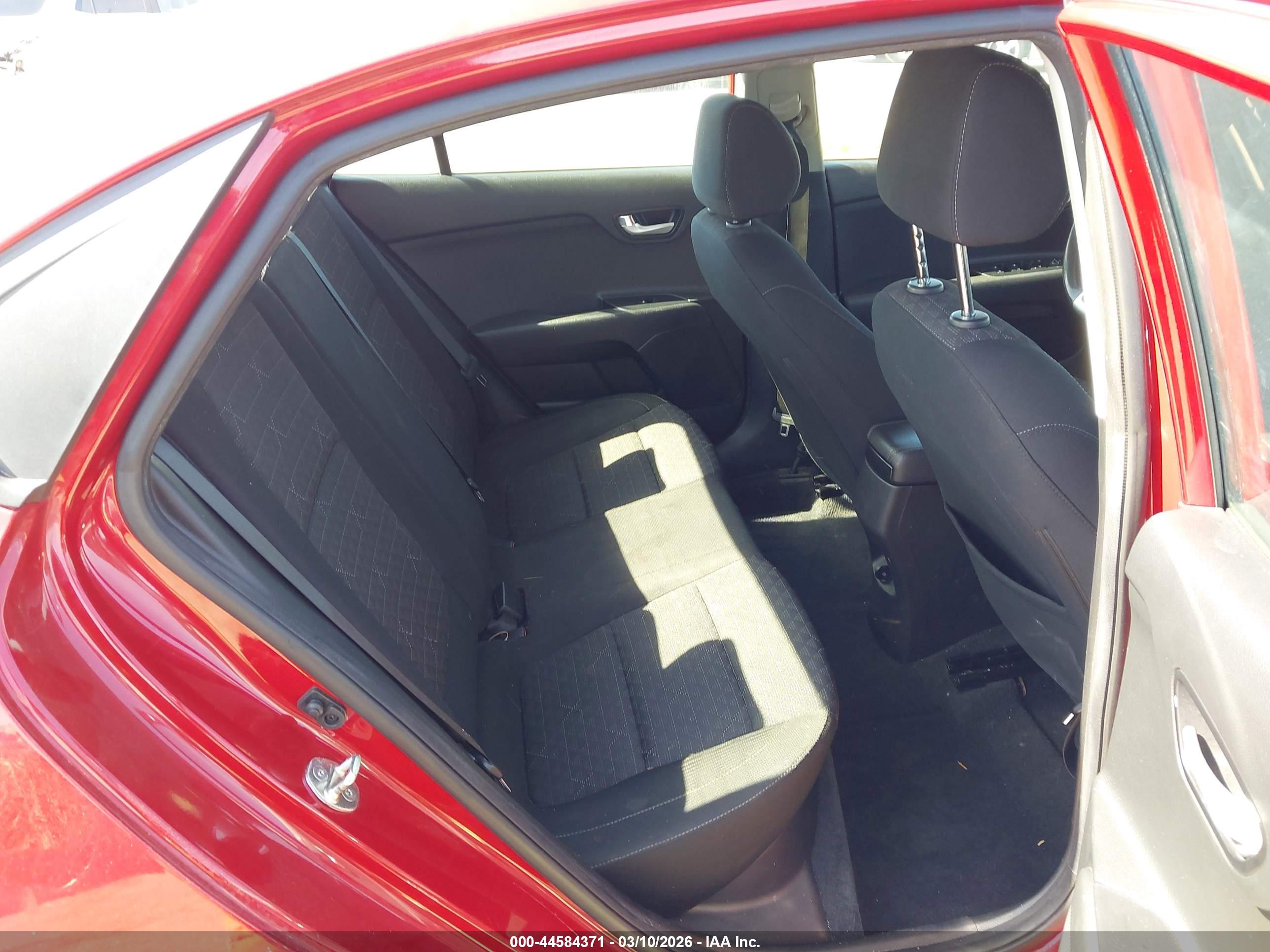 KIA RIO image 8