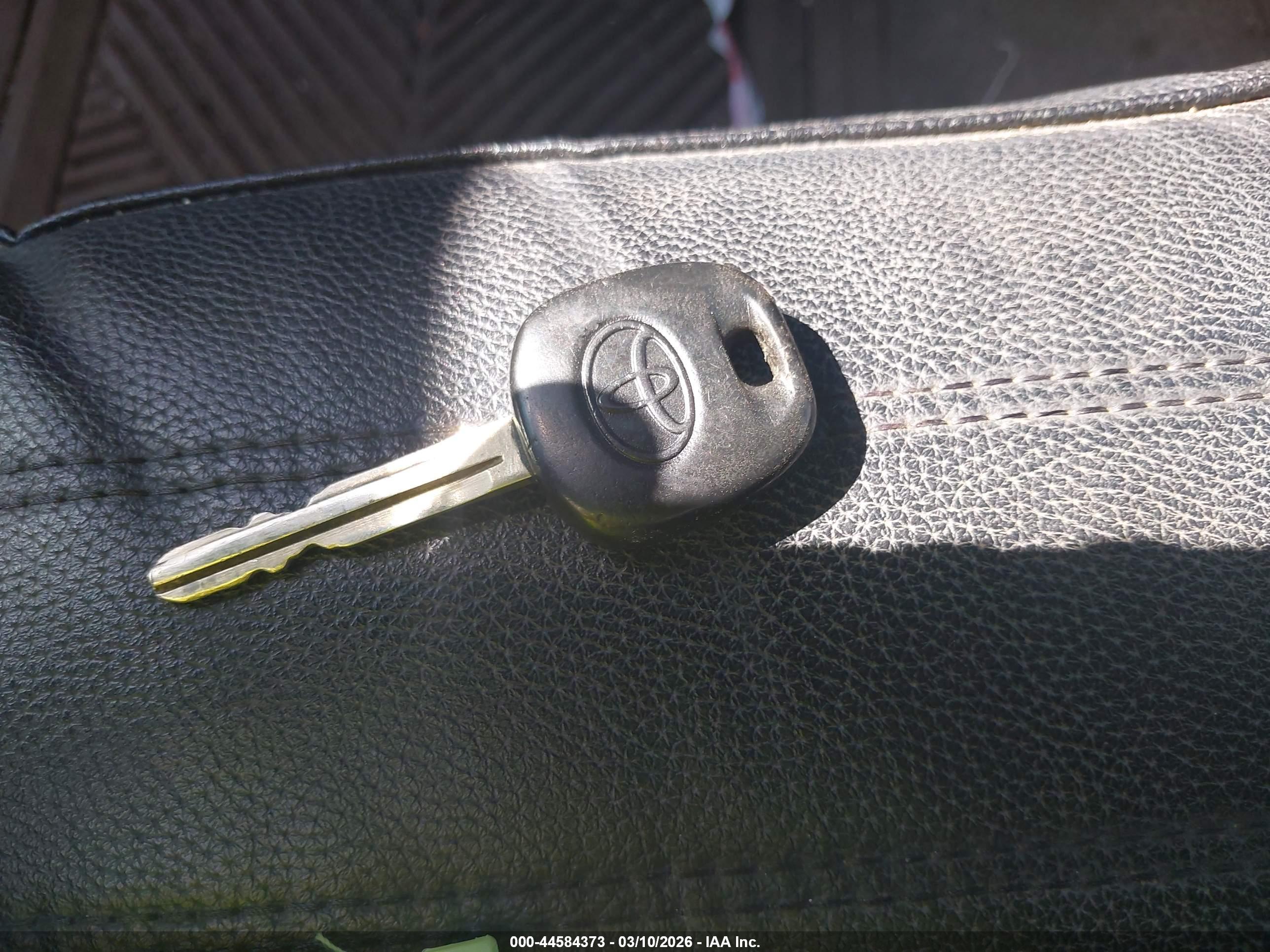 TOYOTA 4RUNNER image 11