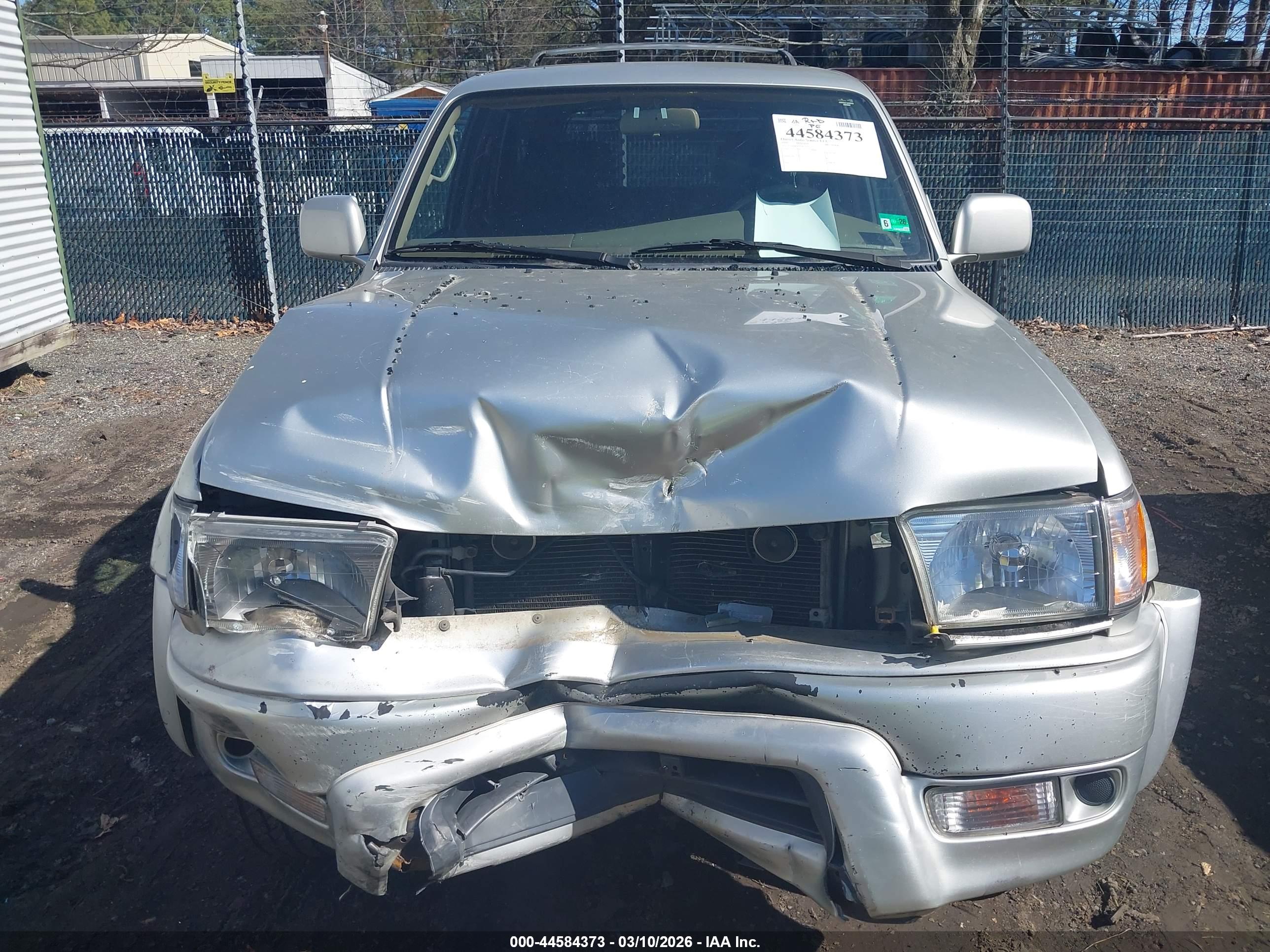 TOYOTA 4RUNNER image 6