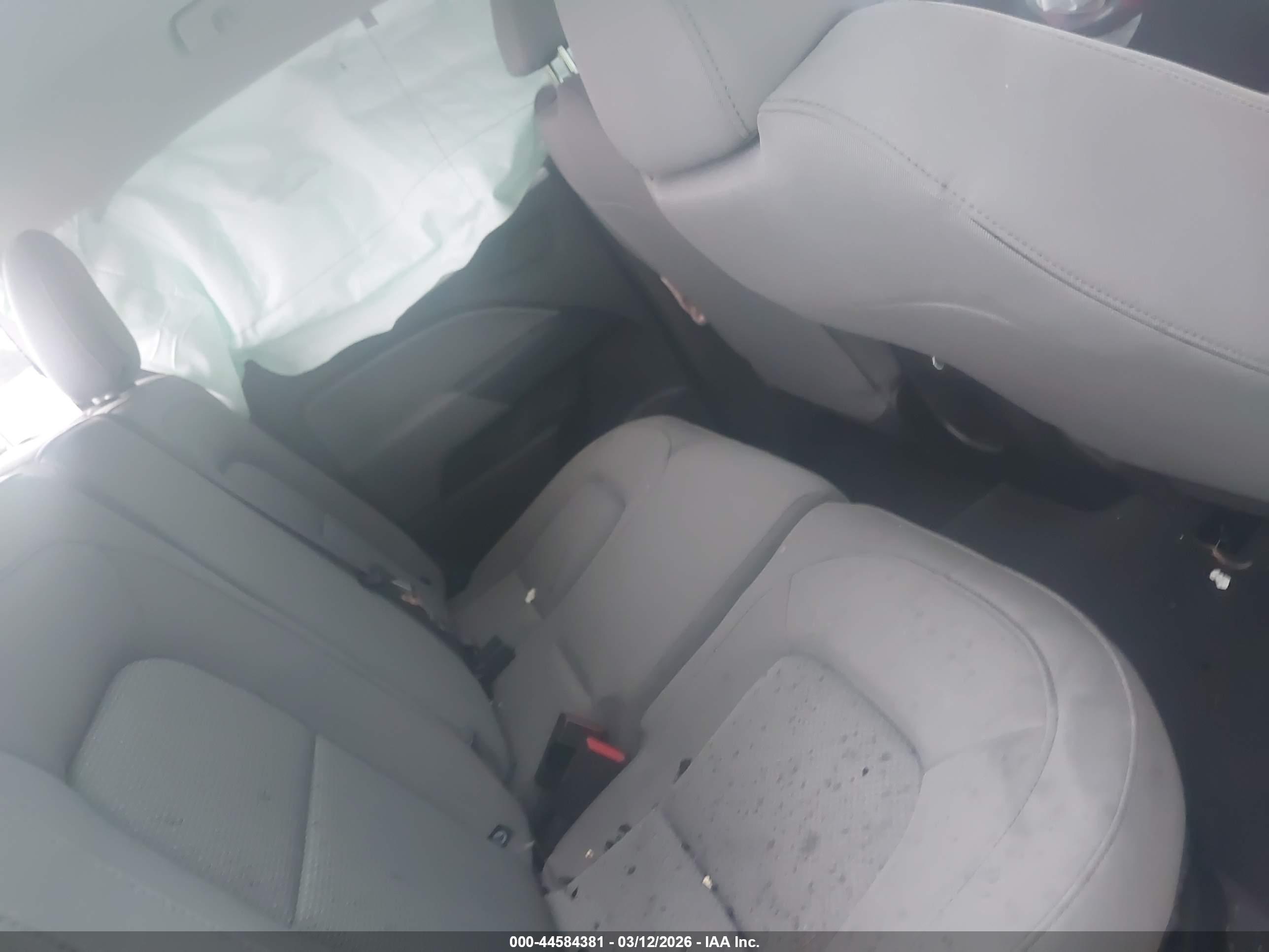 GMC CANYON image 8