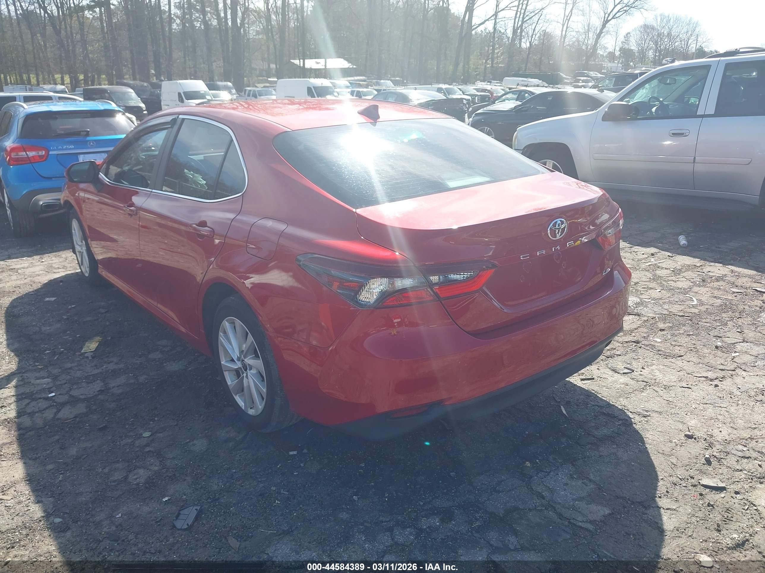 TOYOTA CAMRY image 3