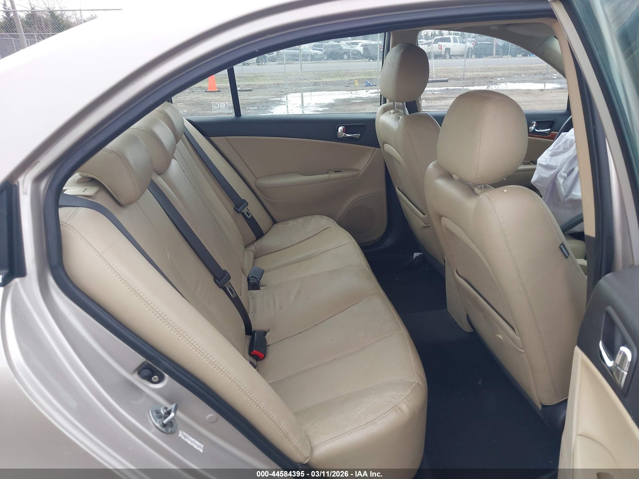 HYUNDAI SONATA image 8