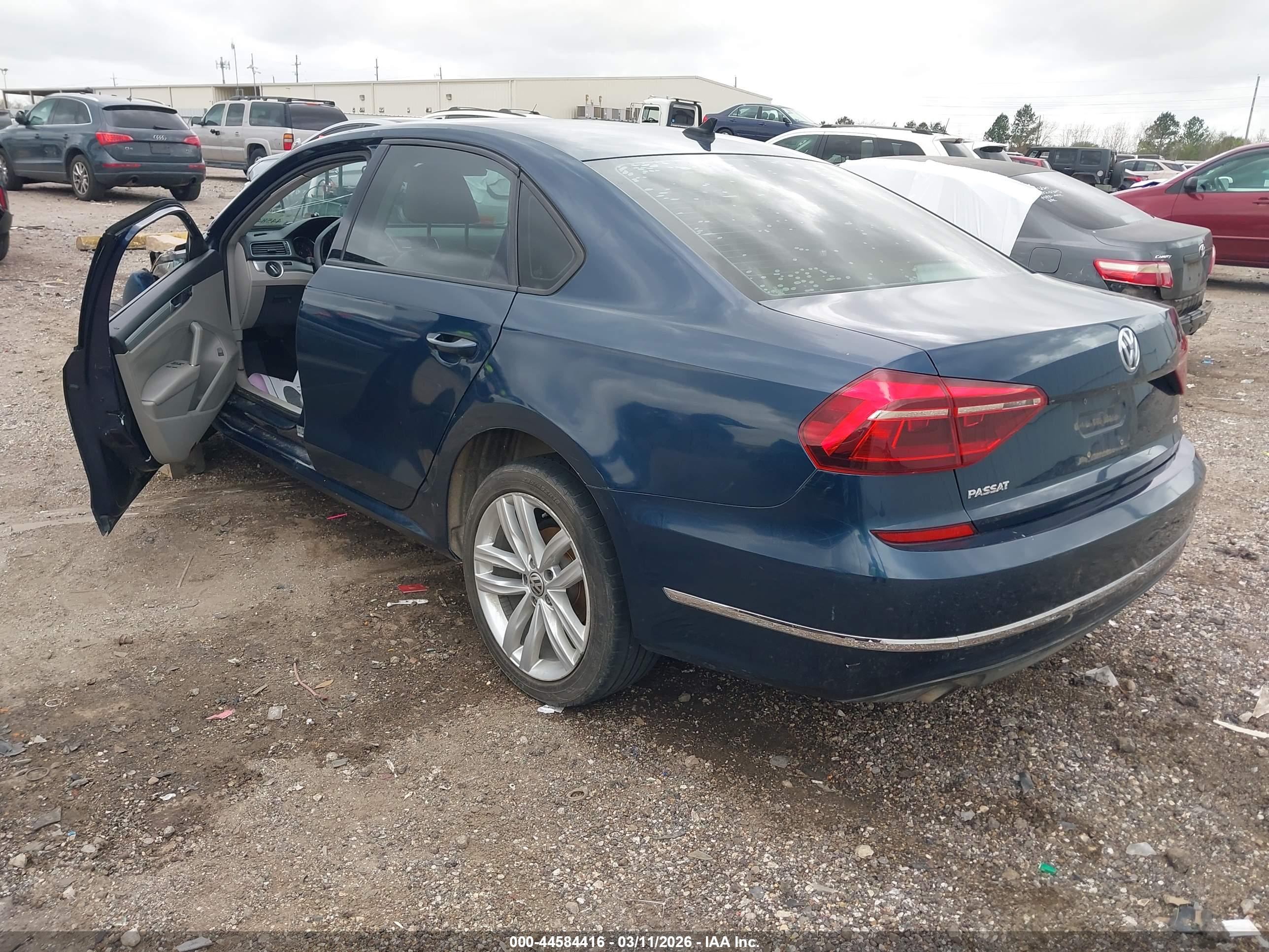 VOLKSWAGEN PASSAT image 3
