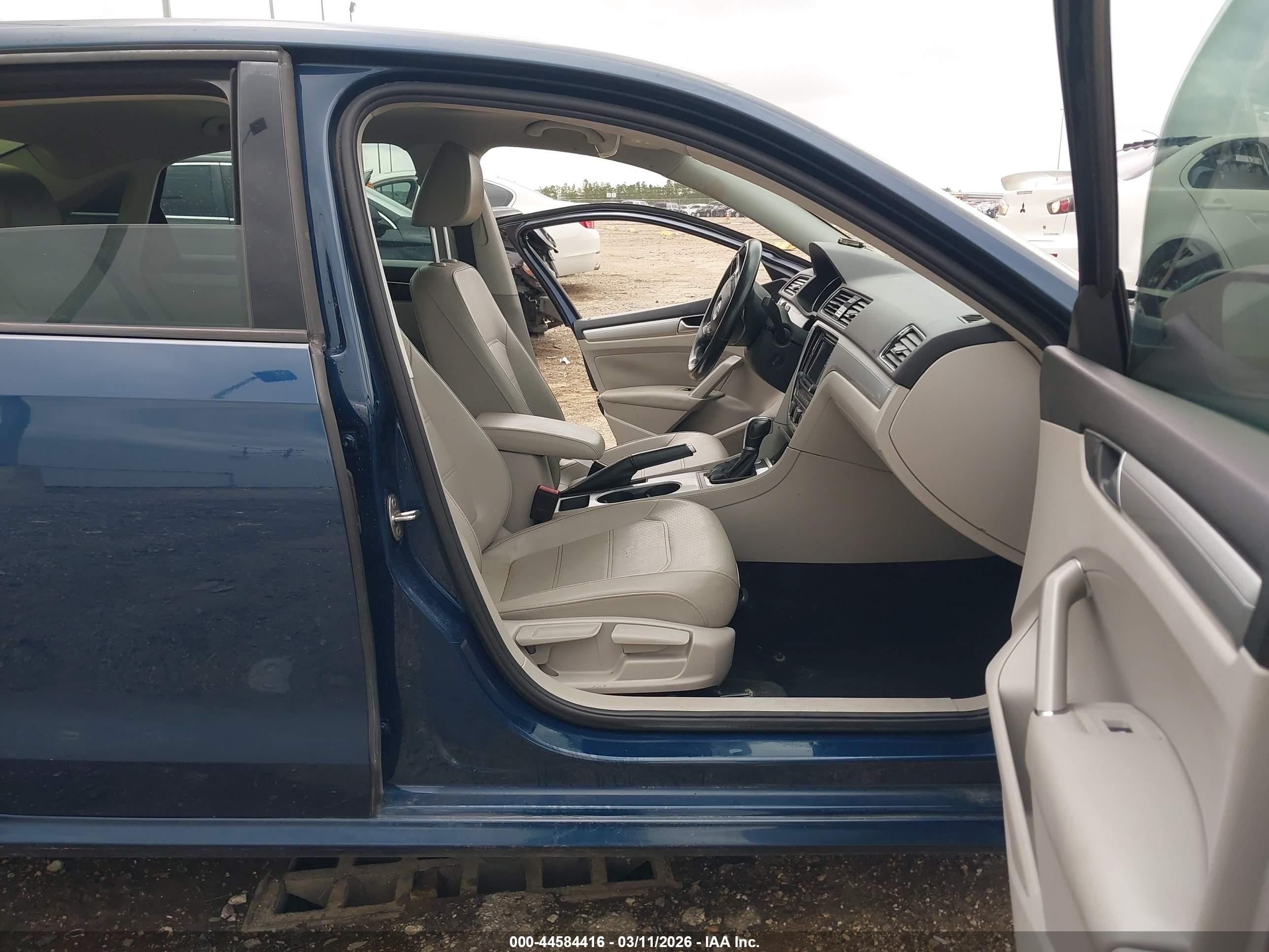 VOLKSWAGEN PASSAT image 5