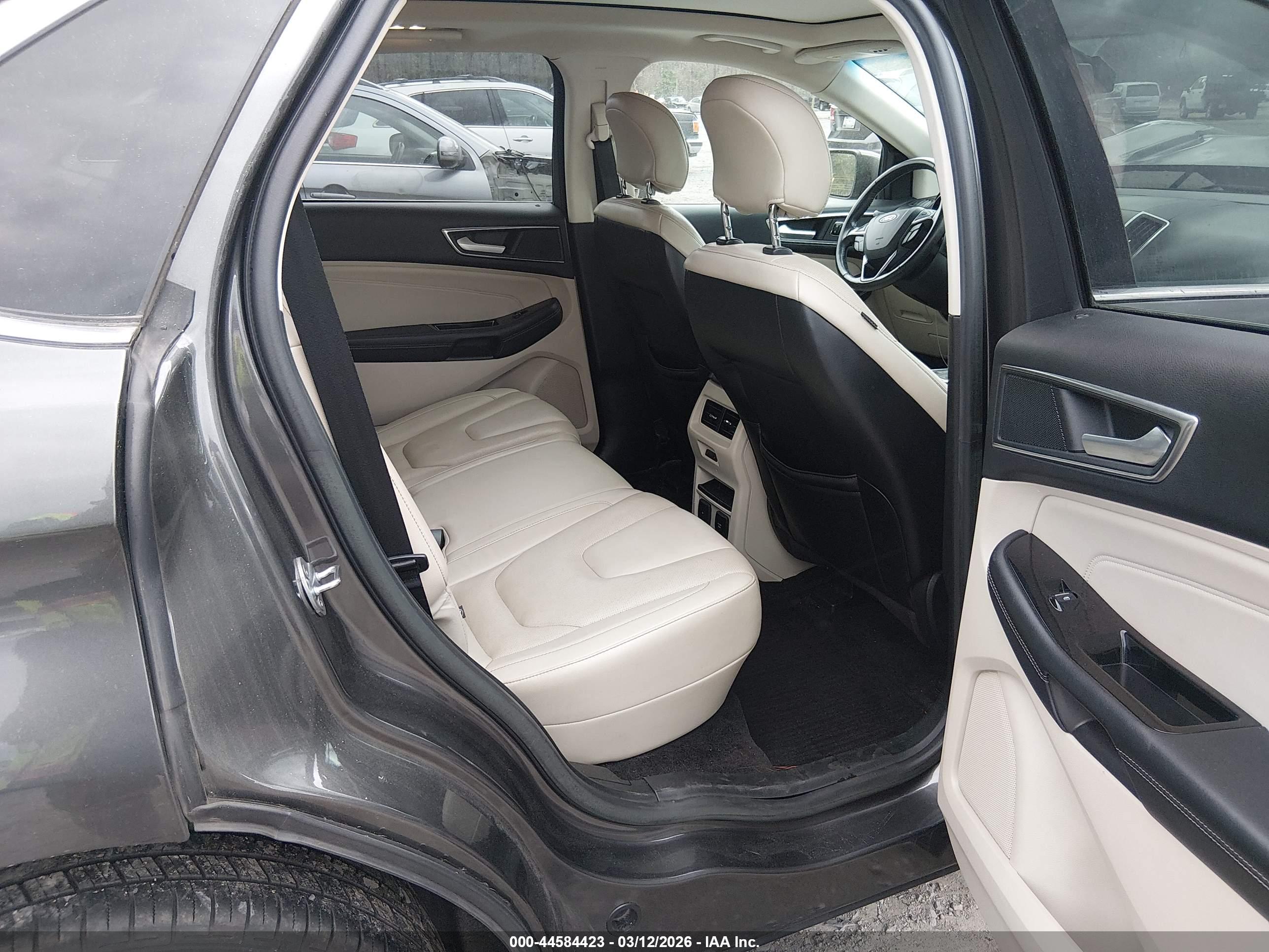 FORD EDGE image 8