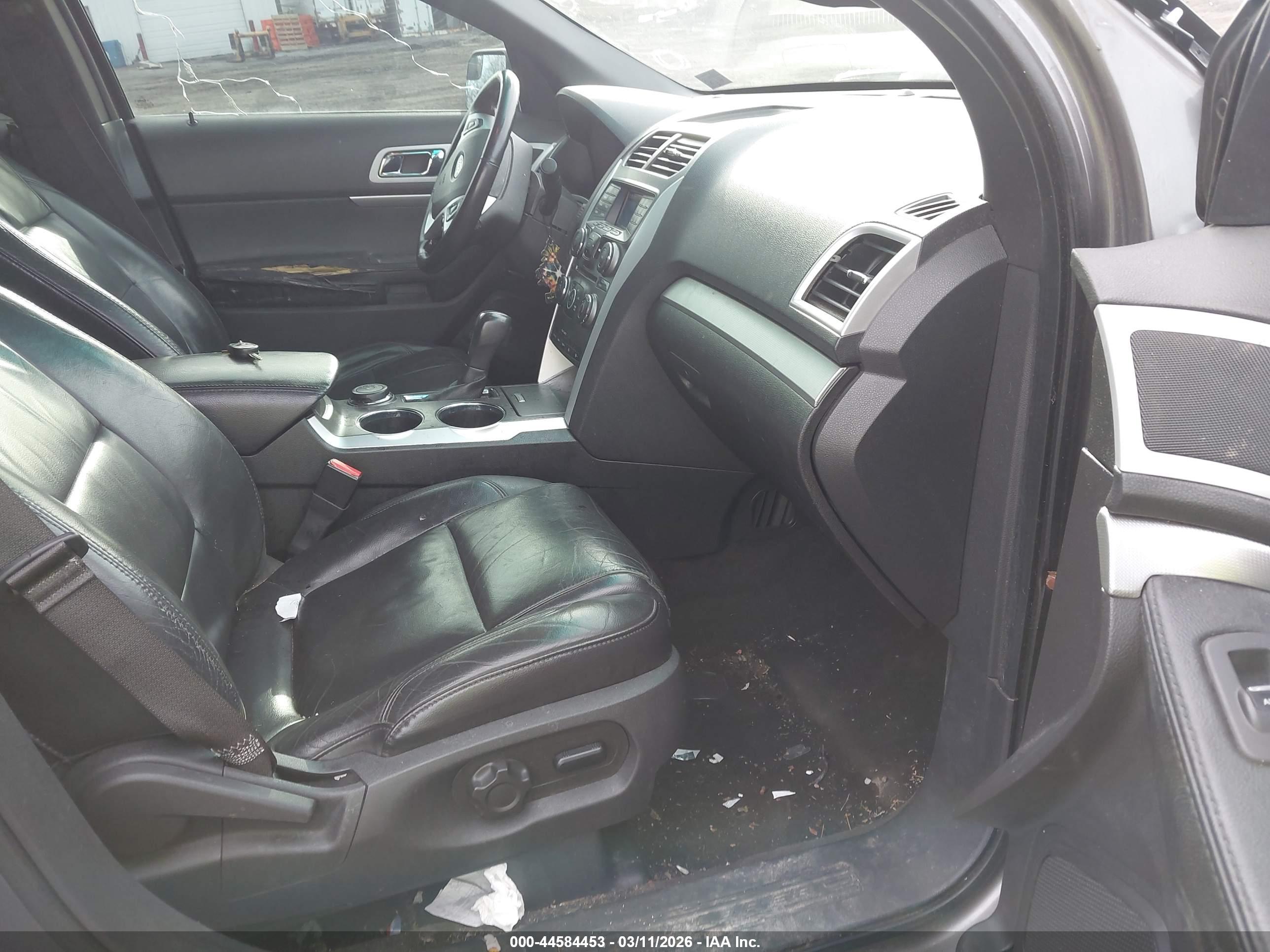 FORD EXPLORER image 5