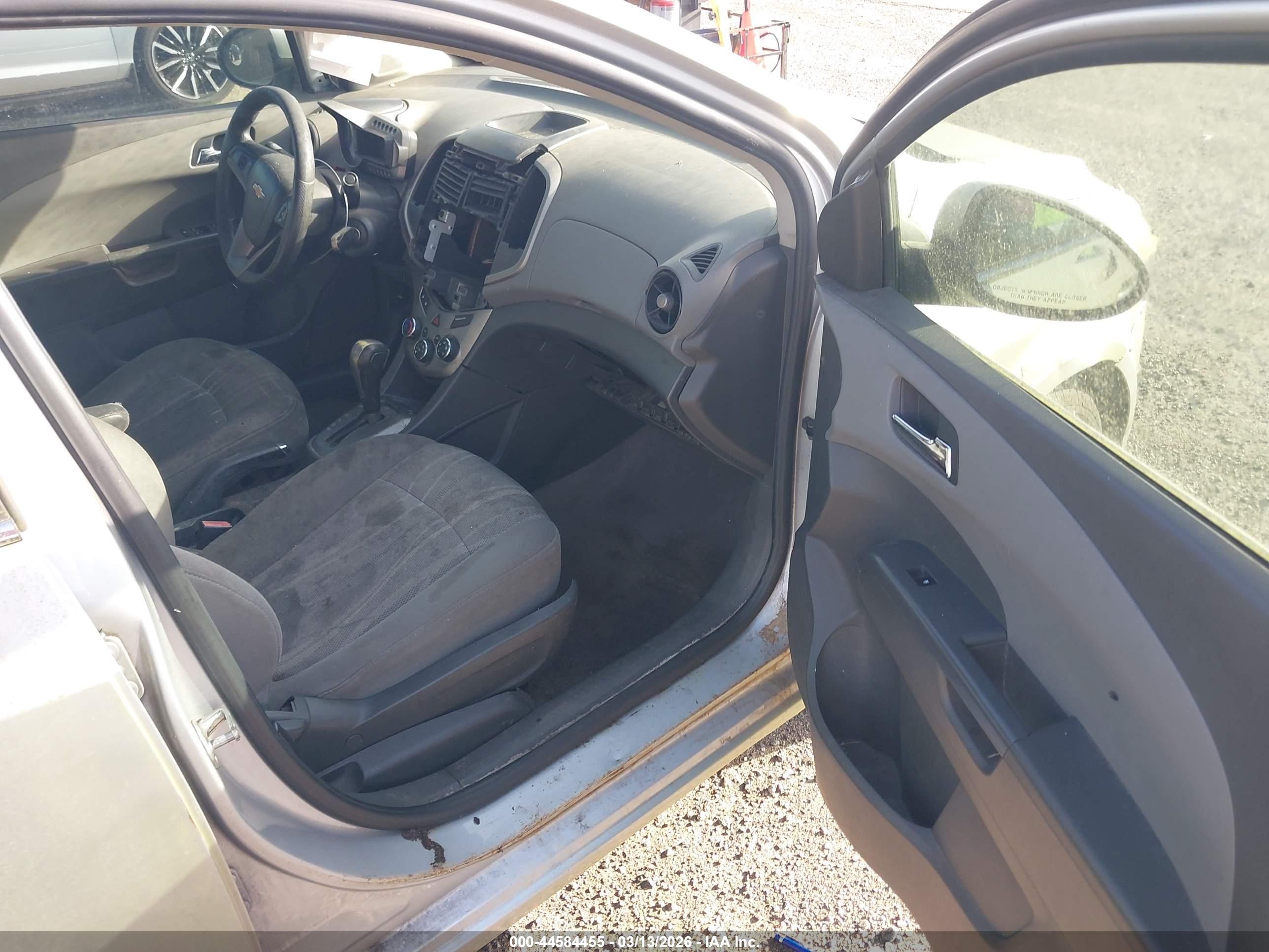 CHEVROLET SONIC image 5
