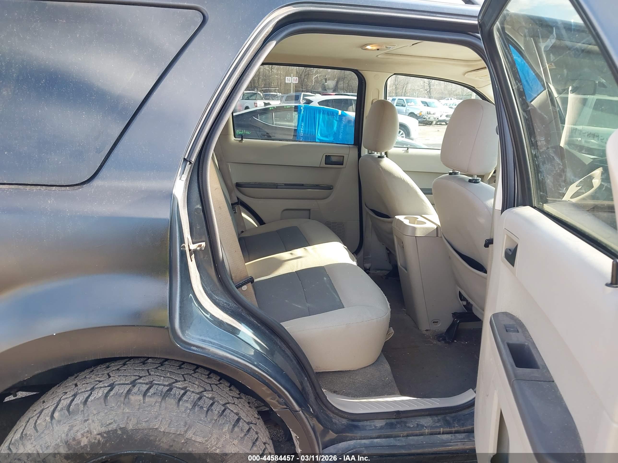 FORD ESCAPE image 8