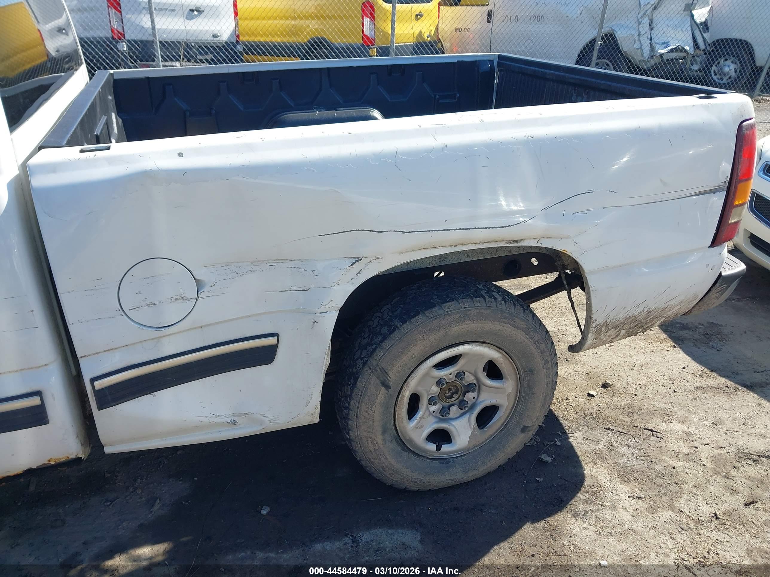 CHEVROLET SILVERADO image 6