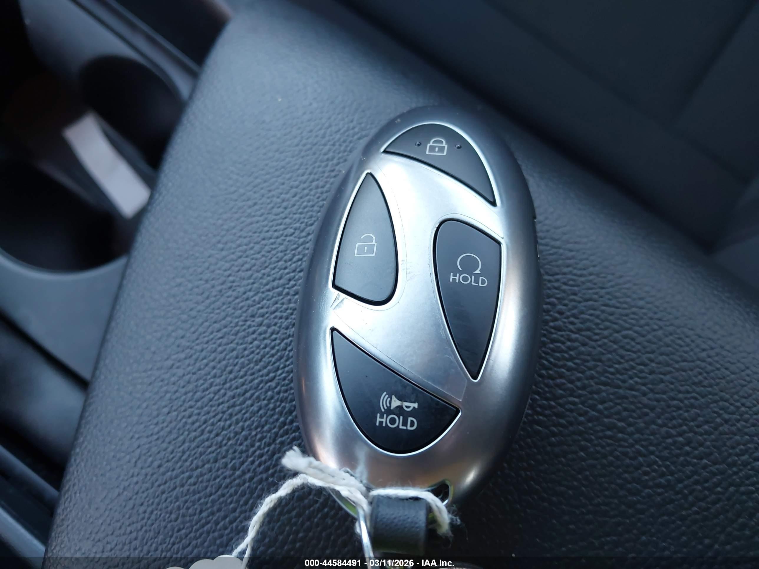 HYUNDAI ELANTRA image 11