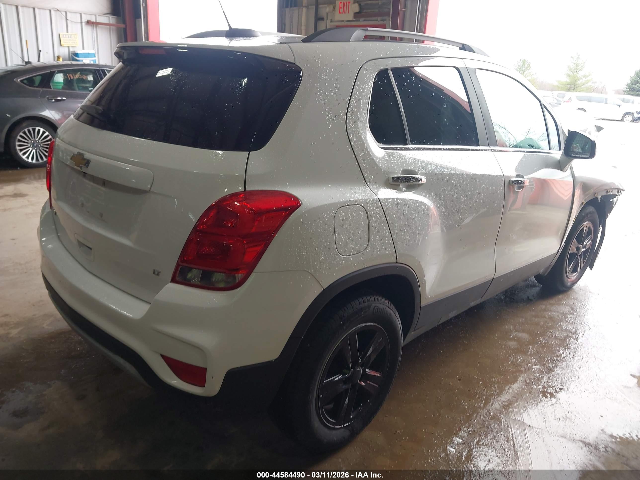 CHEVROLET TRAX image 4
