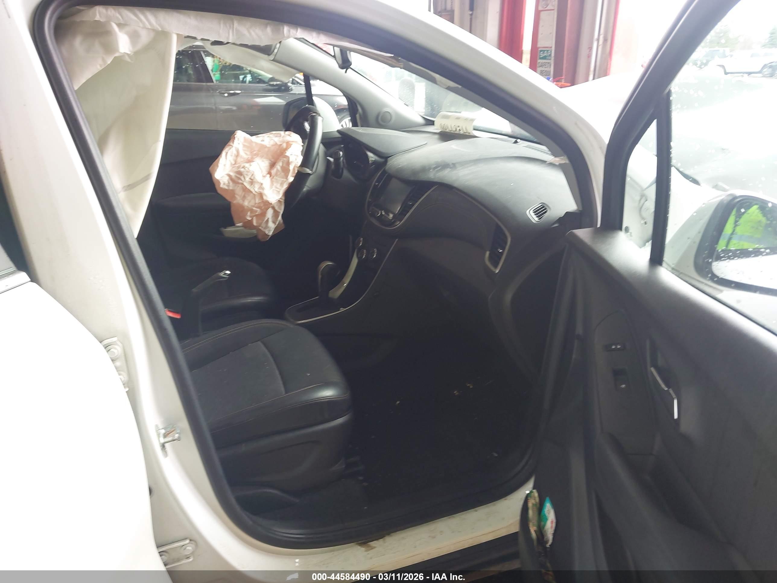 CHEVROLET TRAX image 5