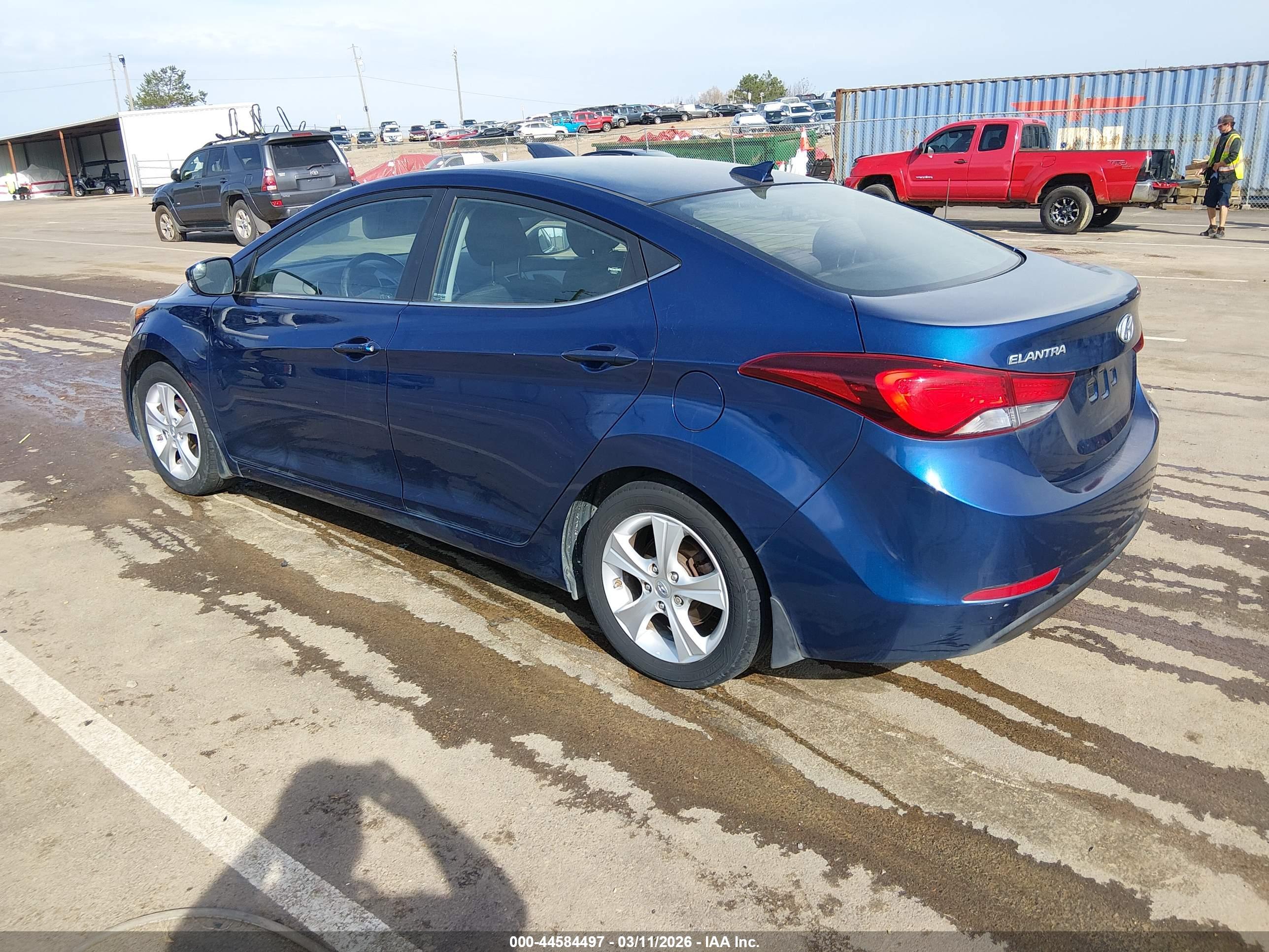 HYUNDAI ELANTRA image 3