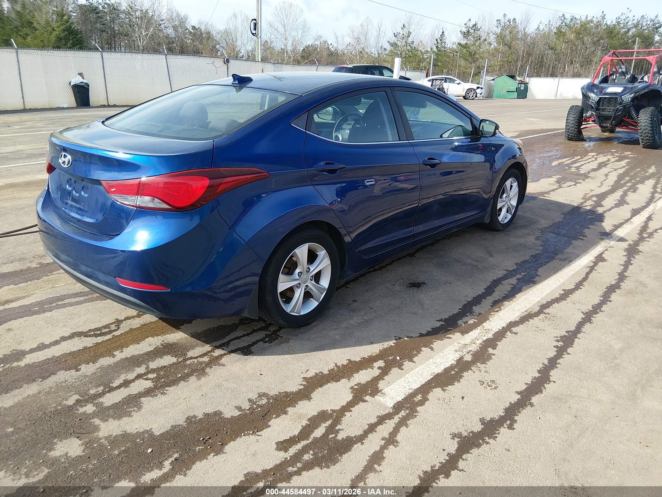 HYUNDAI ELANTRA image 4