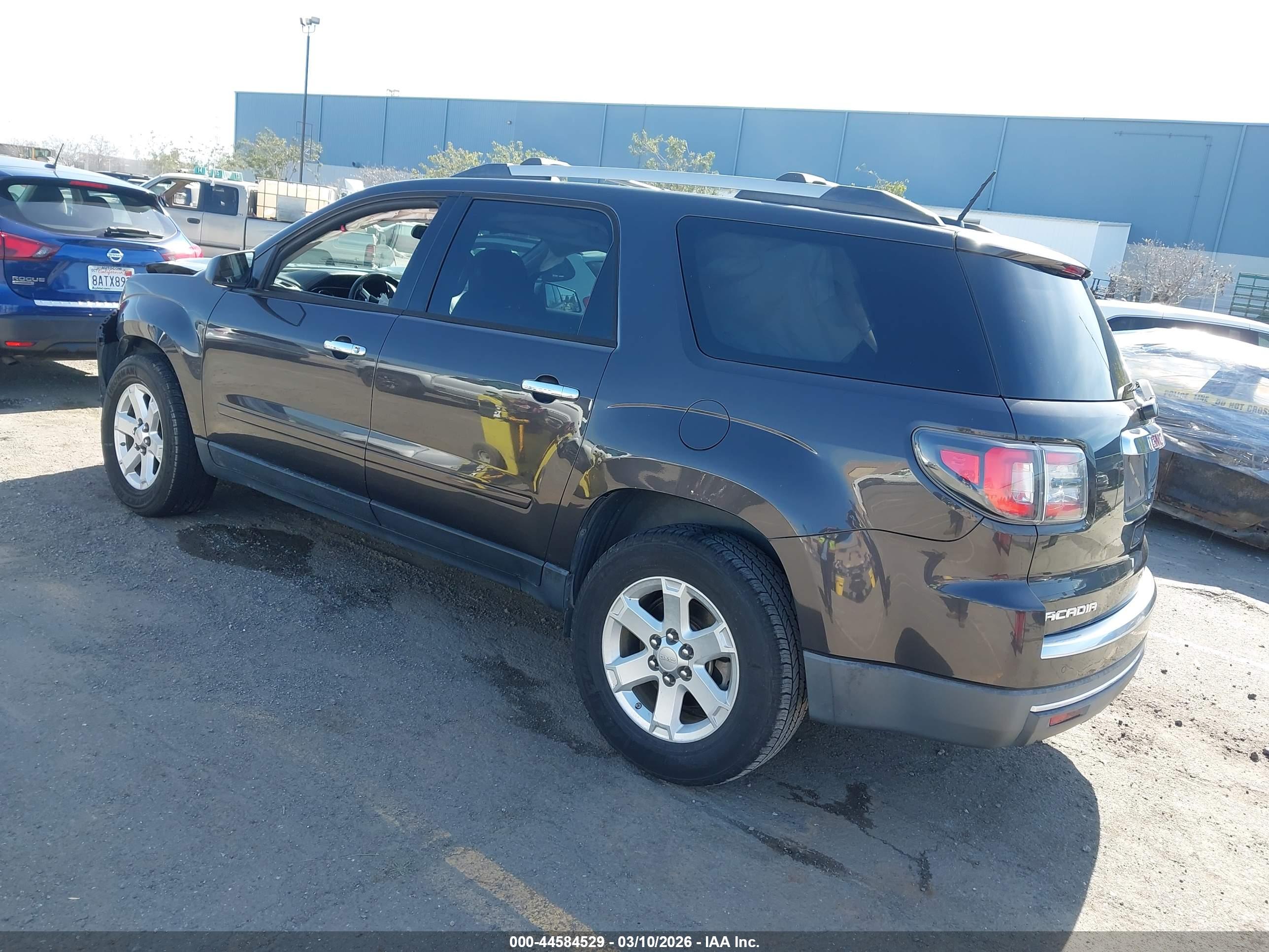 GMC ACADIA image 3