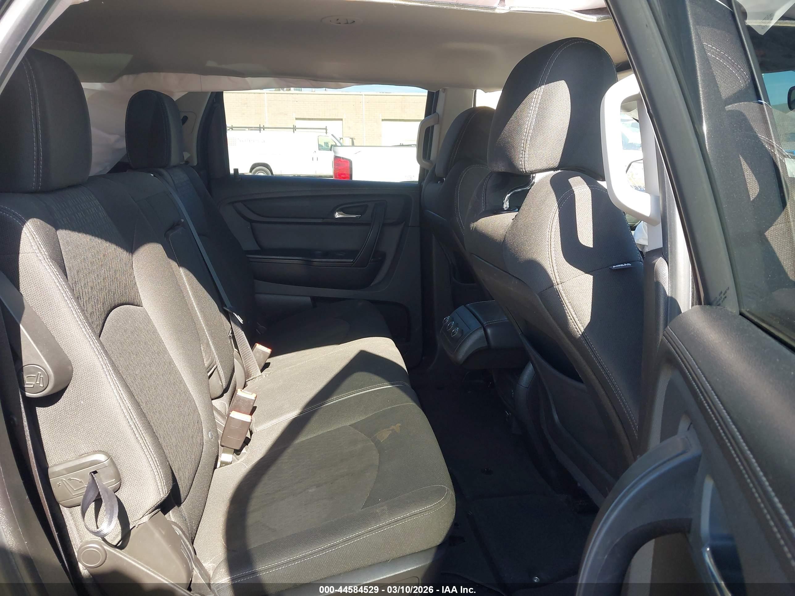 GMC ACADIA image 8