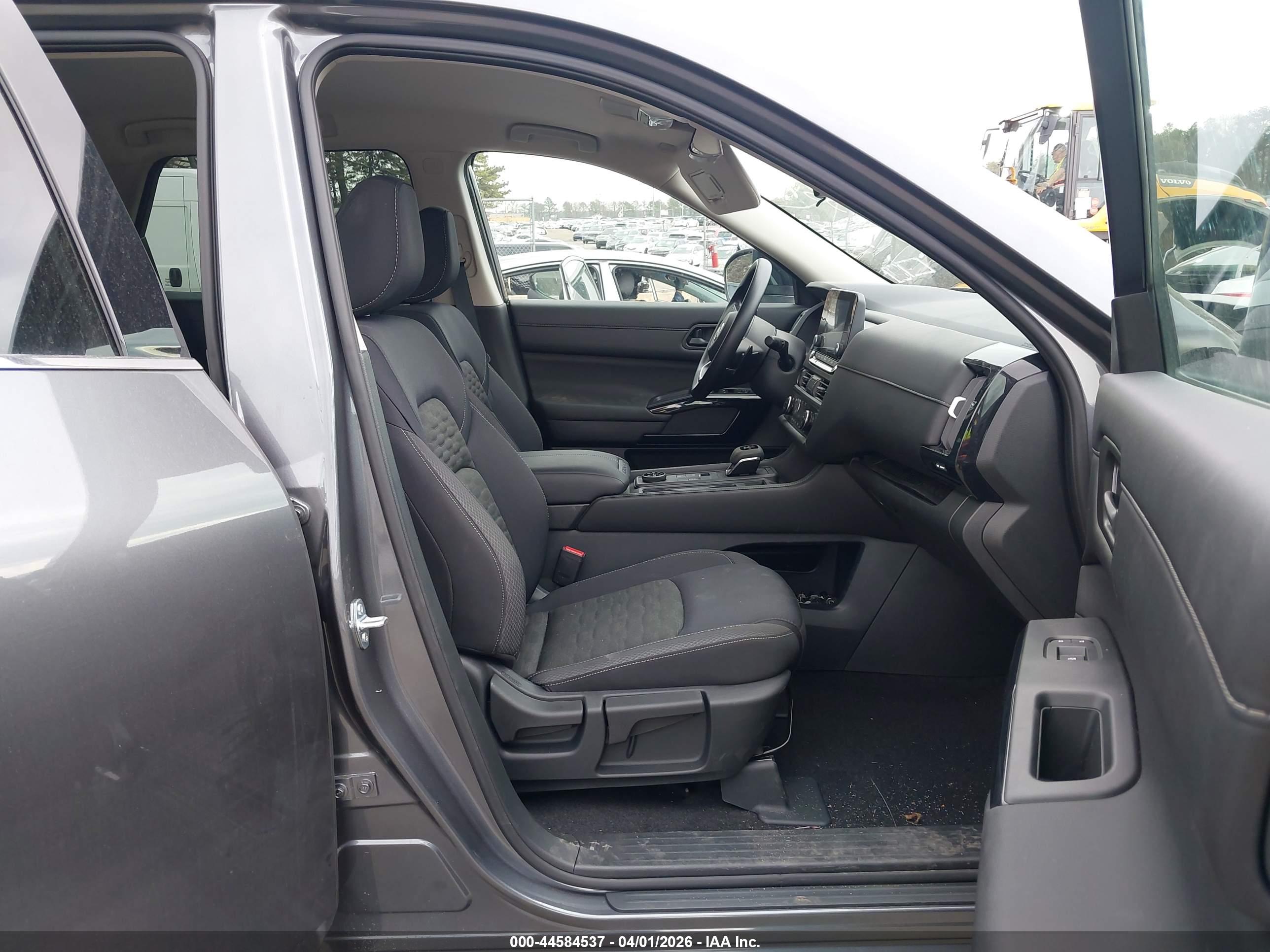 NISSAN PATHFINDER image 5