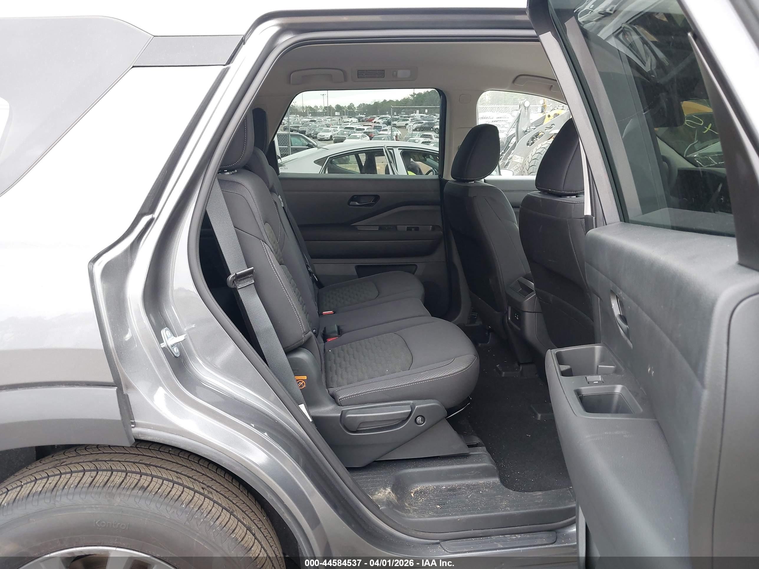 NISSAN PATHFINDER image 8
