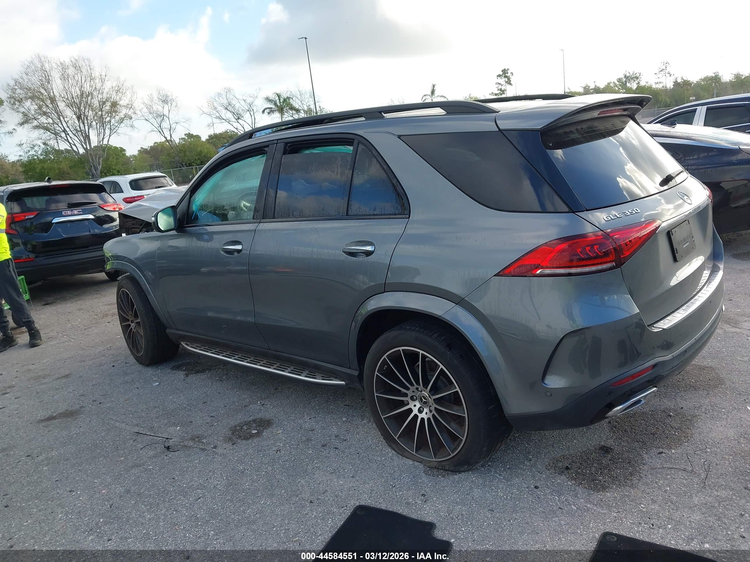 MERCEDES-BENZ GLE image 3