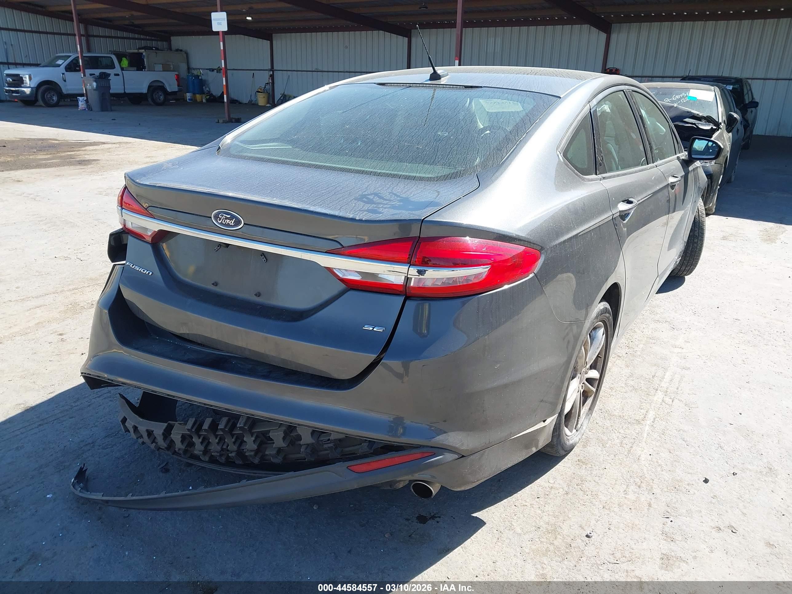 FORD FUSION image 4