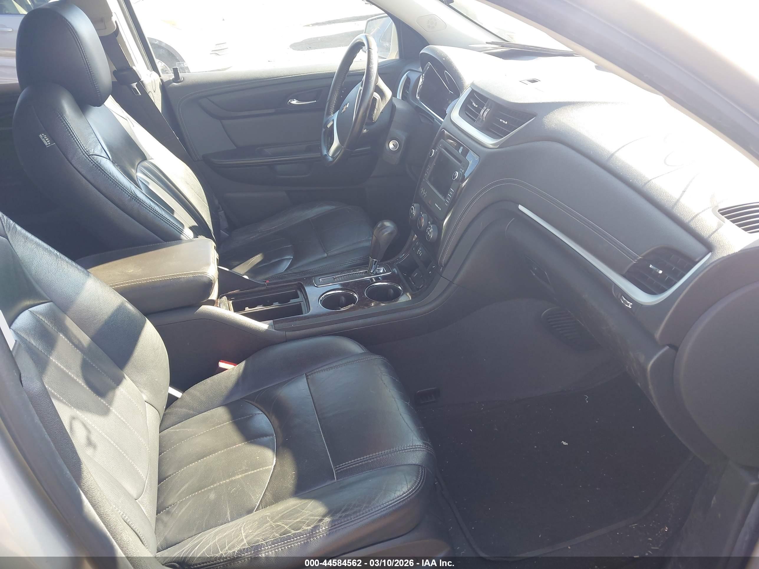CHEVROLET TRAVERSE image 5